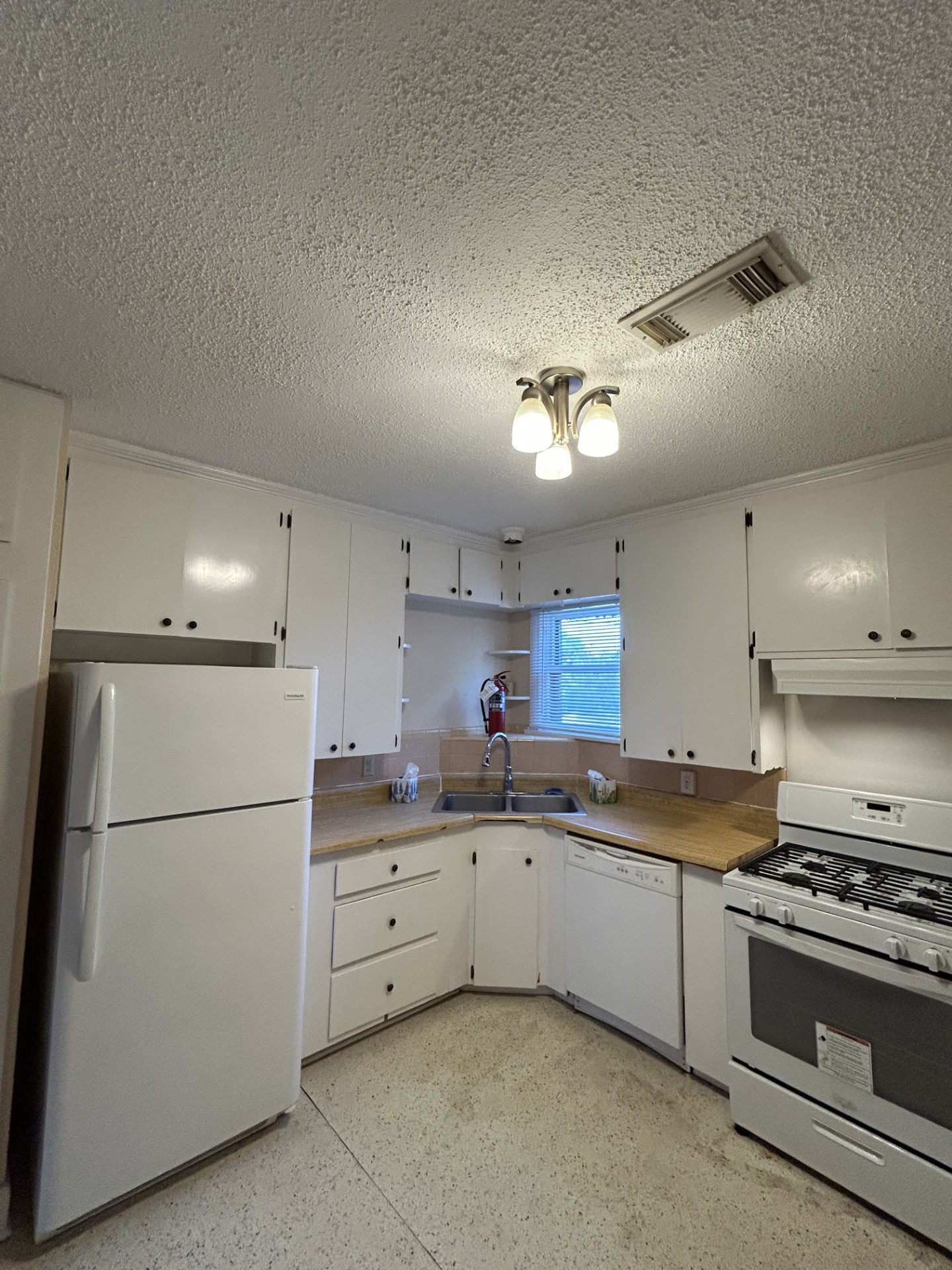 2928 Avenue O 2 Property Photo 5