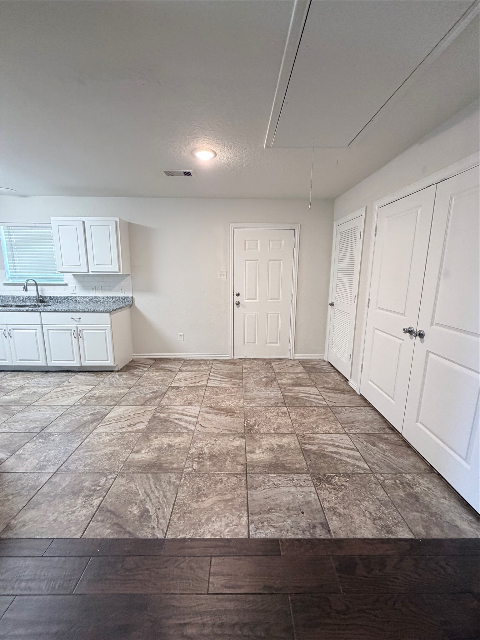 11838 Greenmesa Drive Property Photo 10