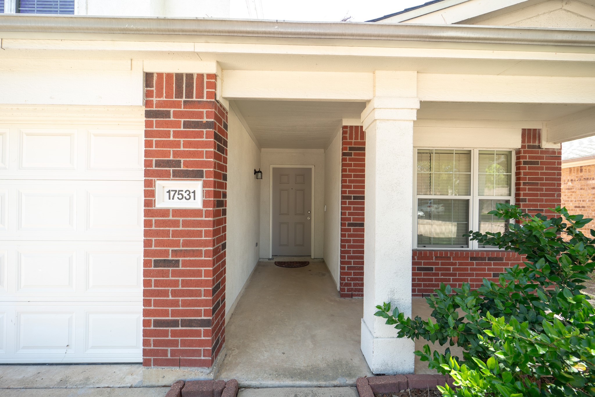 17531 Hoover Gardens Drive Property Photo 7