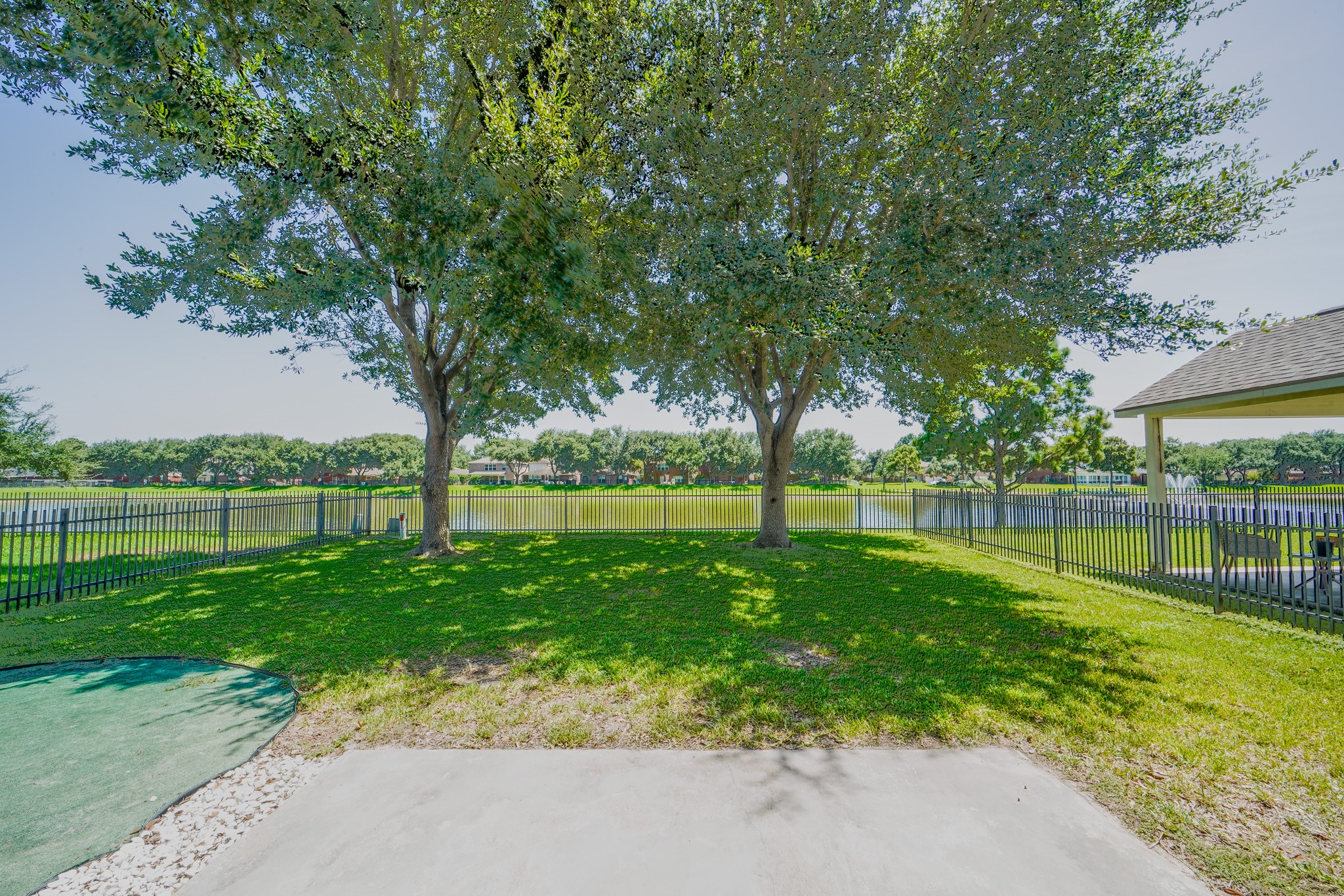 17531 Hoover Gardens Drive Property Photo 31