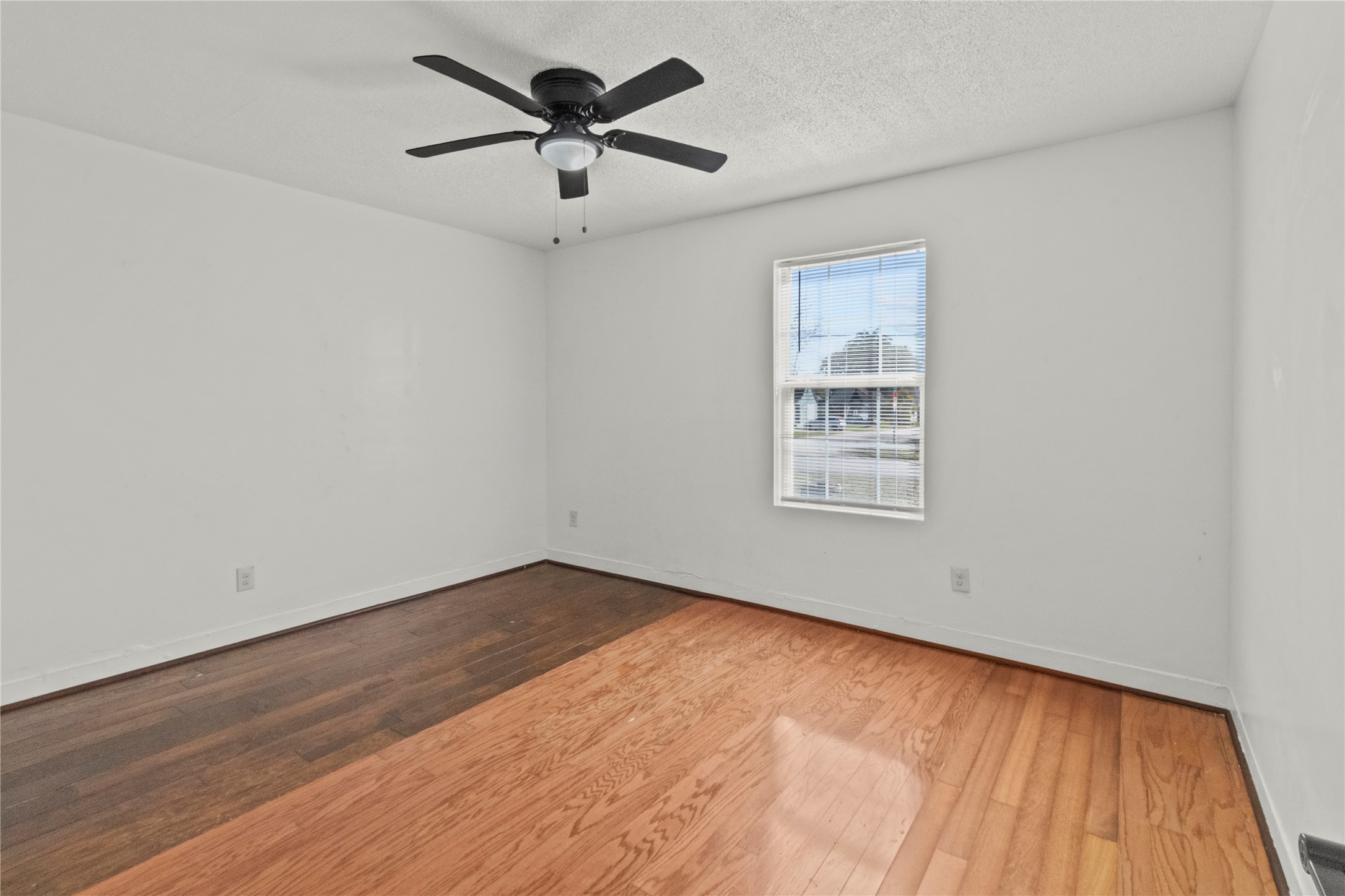 317-319 E B Street Property Photo 7