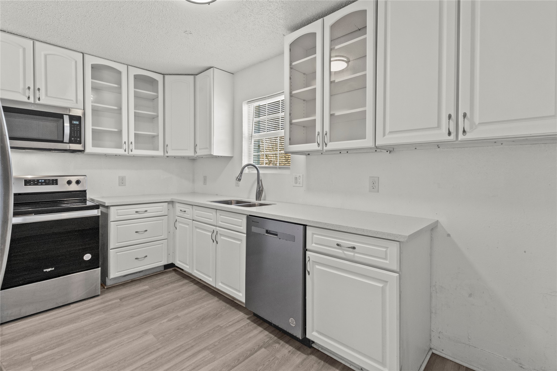 317-319 E B Street Property Photo 12