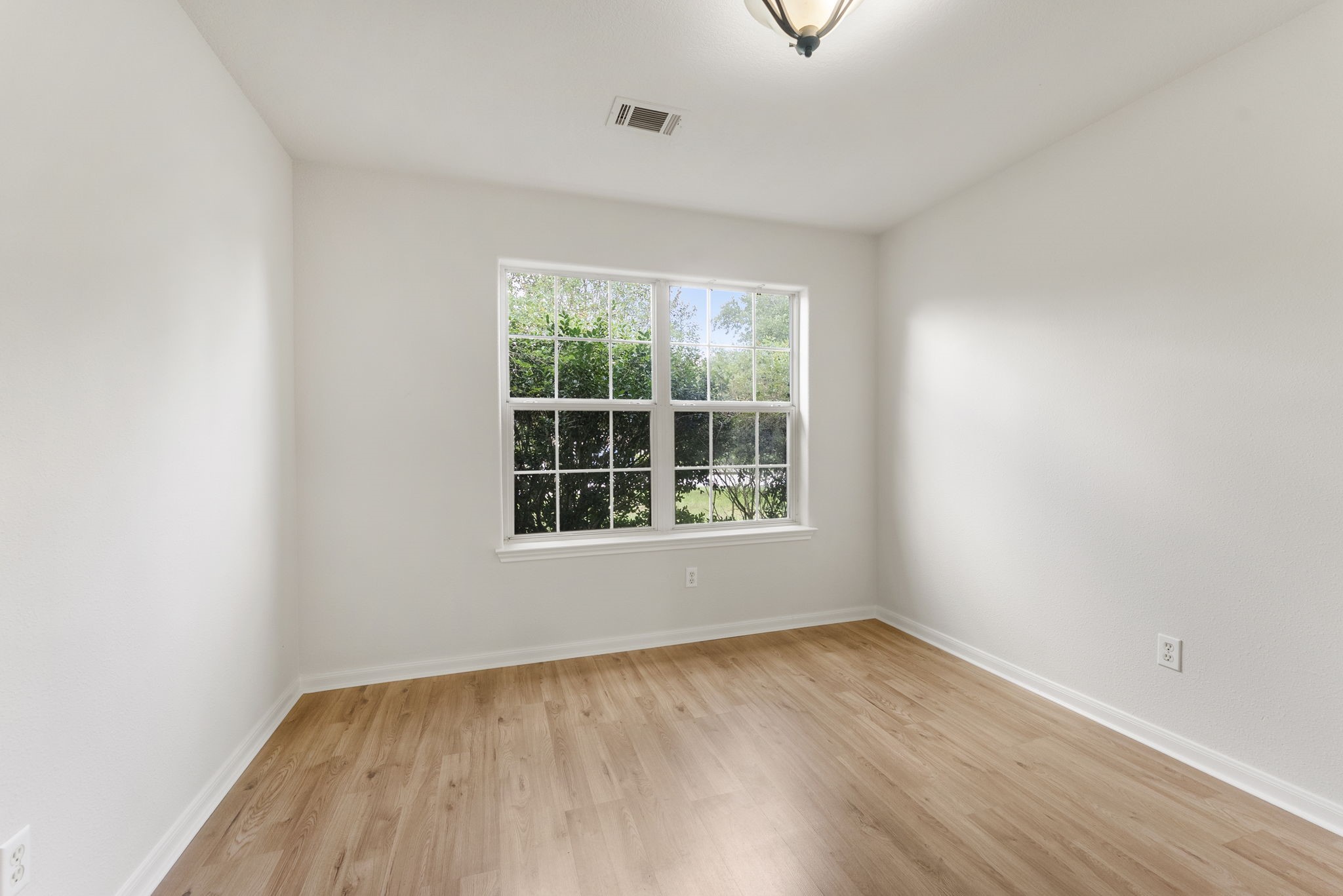 4810 Neches Court Property Photo 20