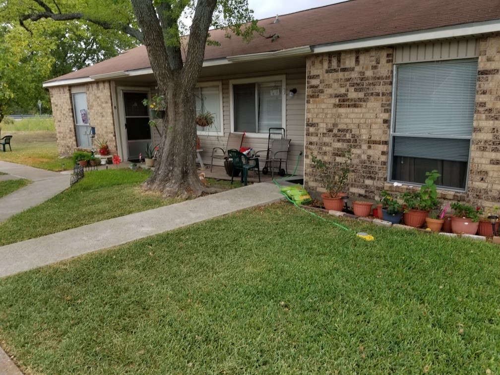 400 W Mesquite St Property Photo 1