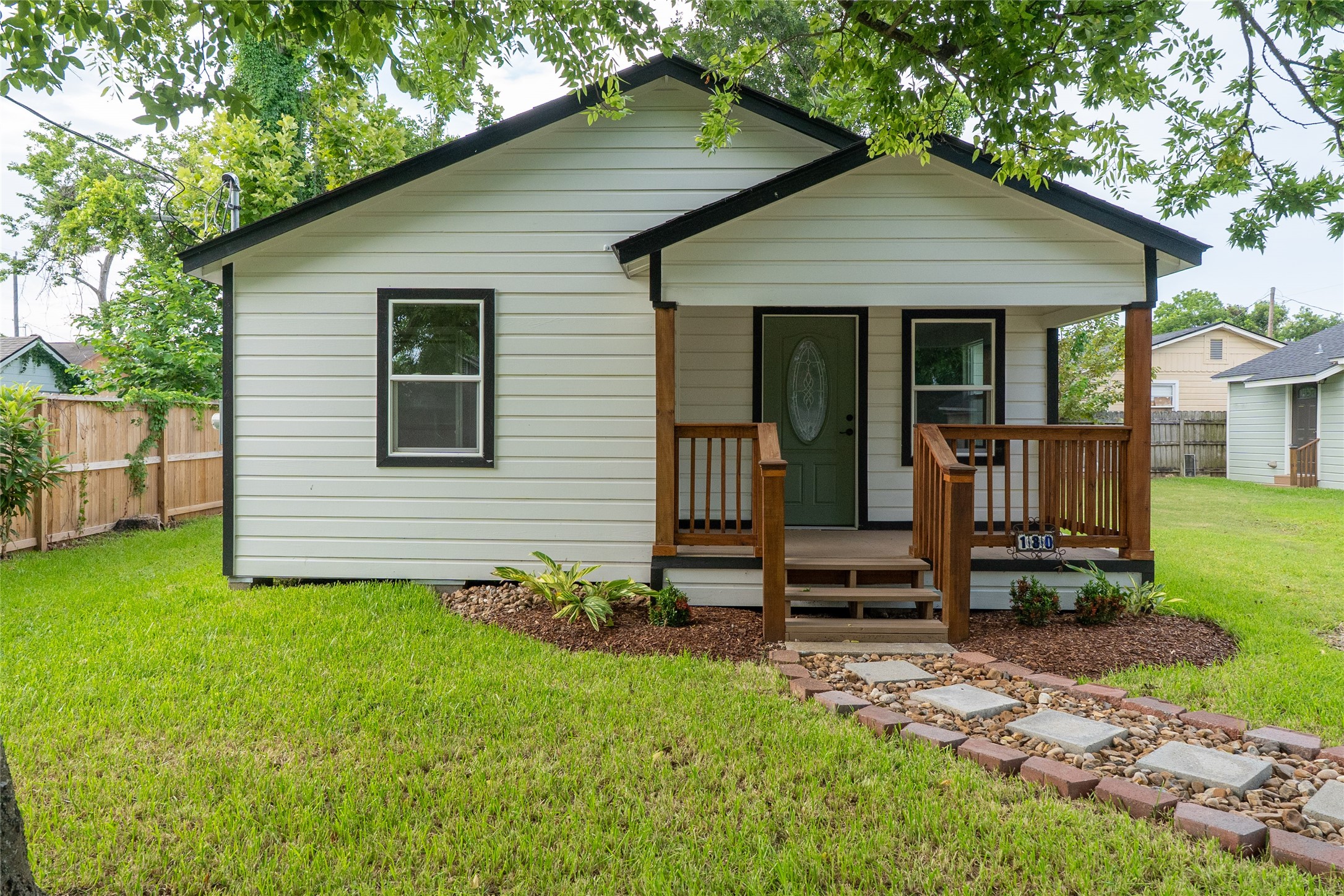 130 & 134 E Bernard Street Property Photo 2