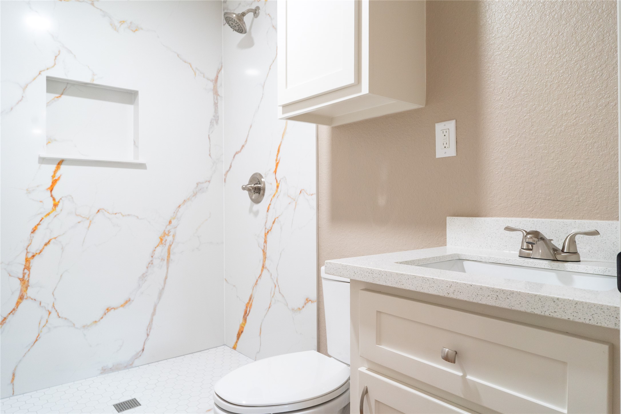 130 & 134 E Bernard Street Property Photo 14