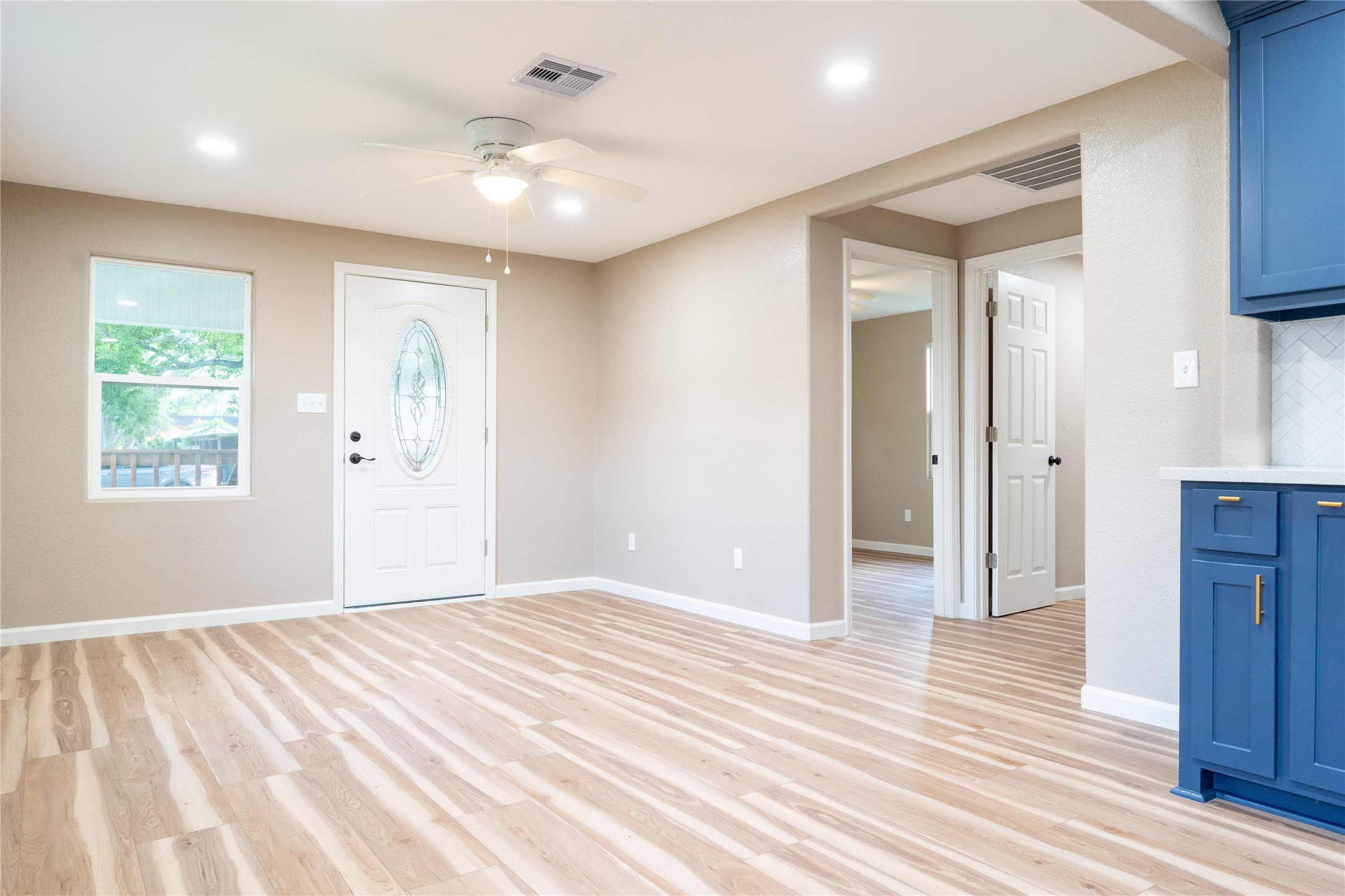 130 & 134 E Bernard Street Property Photo 23