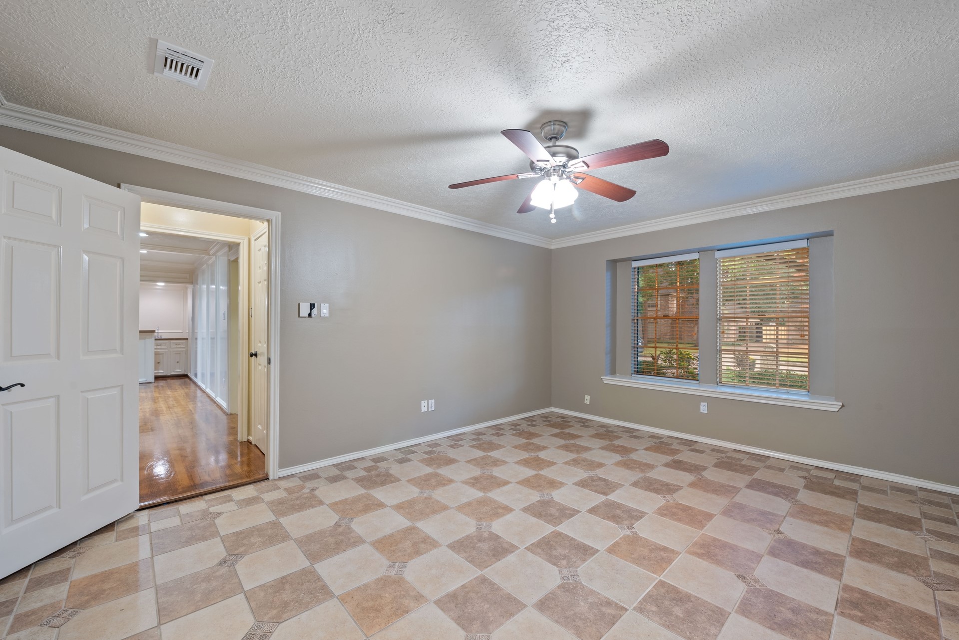 9719 Godstone Lane Property Photo 10