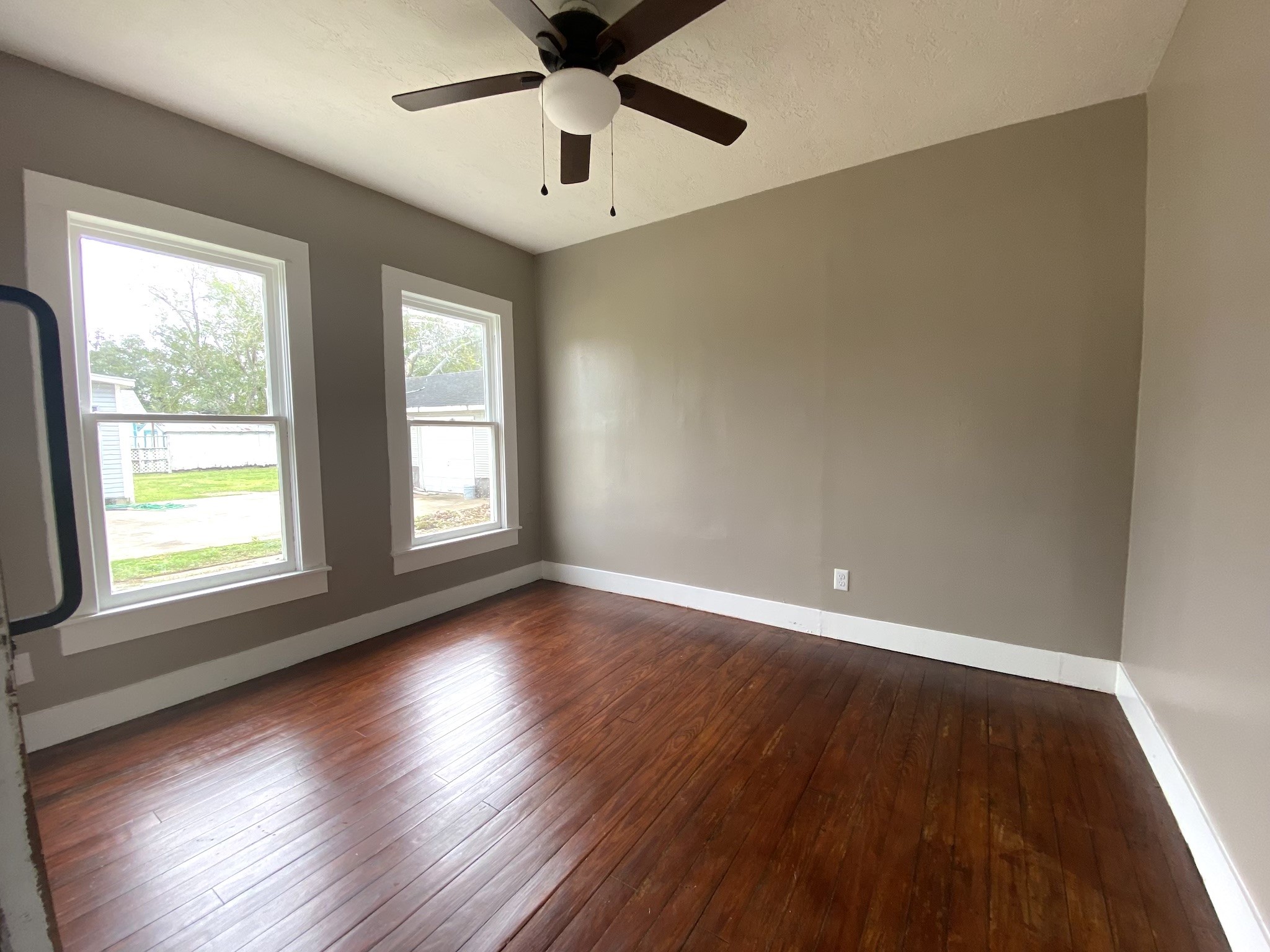 513 E Bernard Street Property Photo 7