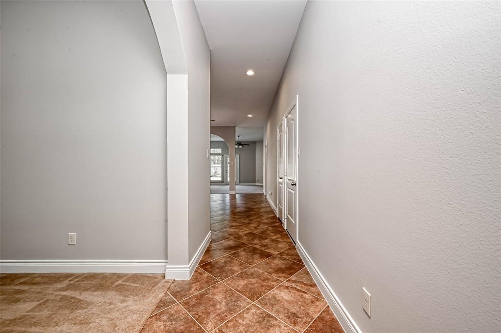 5523 Stoneridge Court Property Photo 6