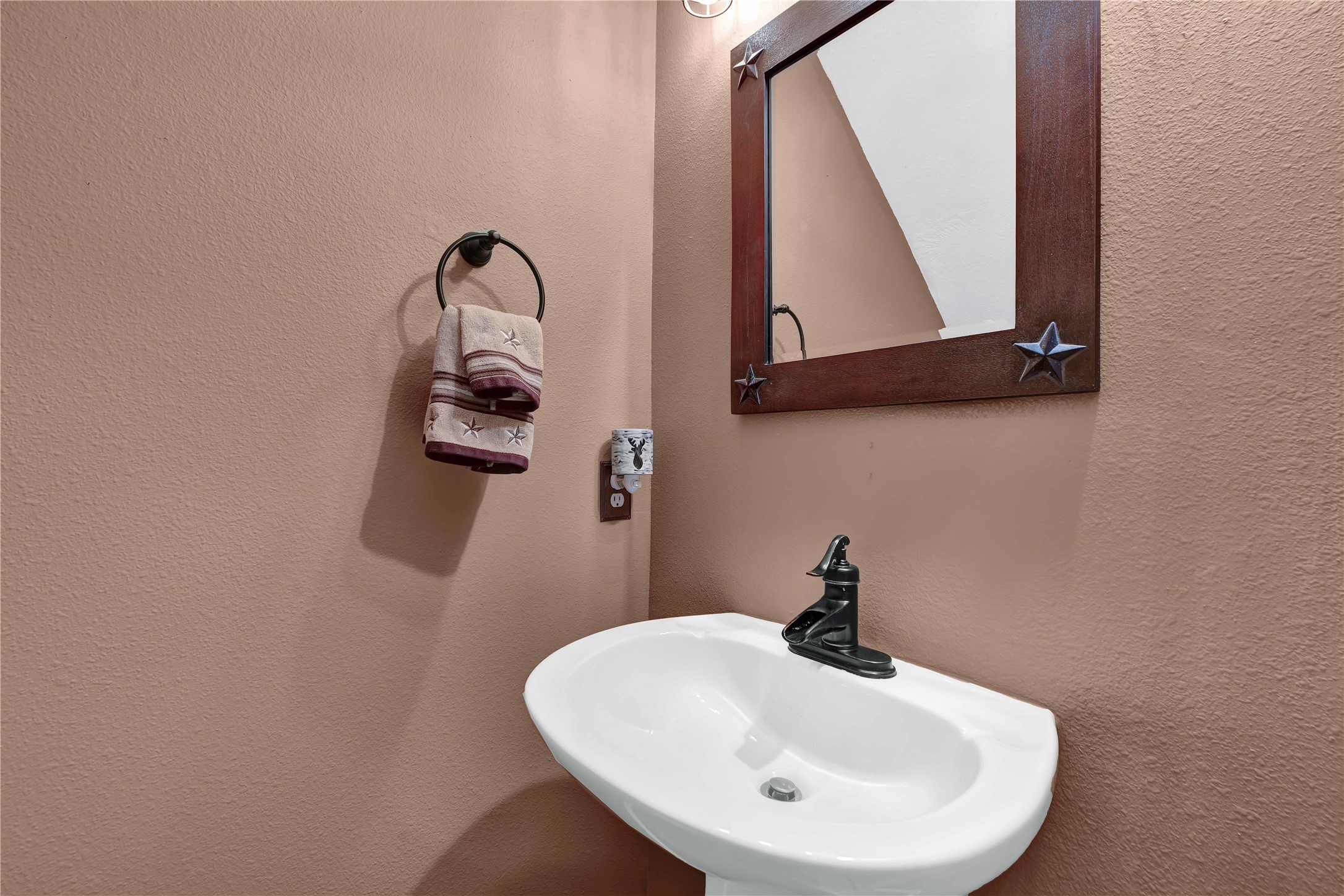 16203 Taffrail Way Property Photo 8