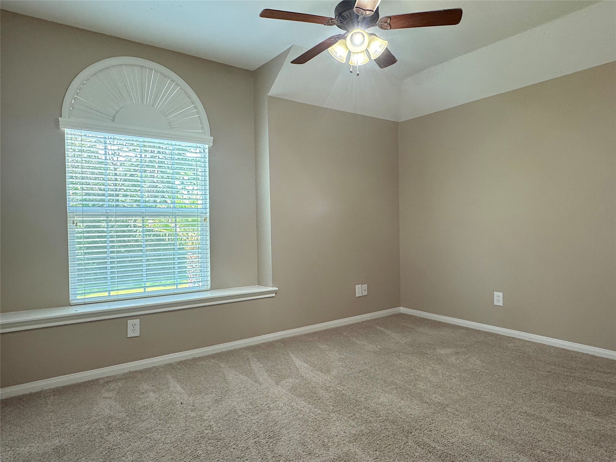 20422 Silver Oak Trail Property Photo 16