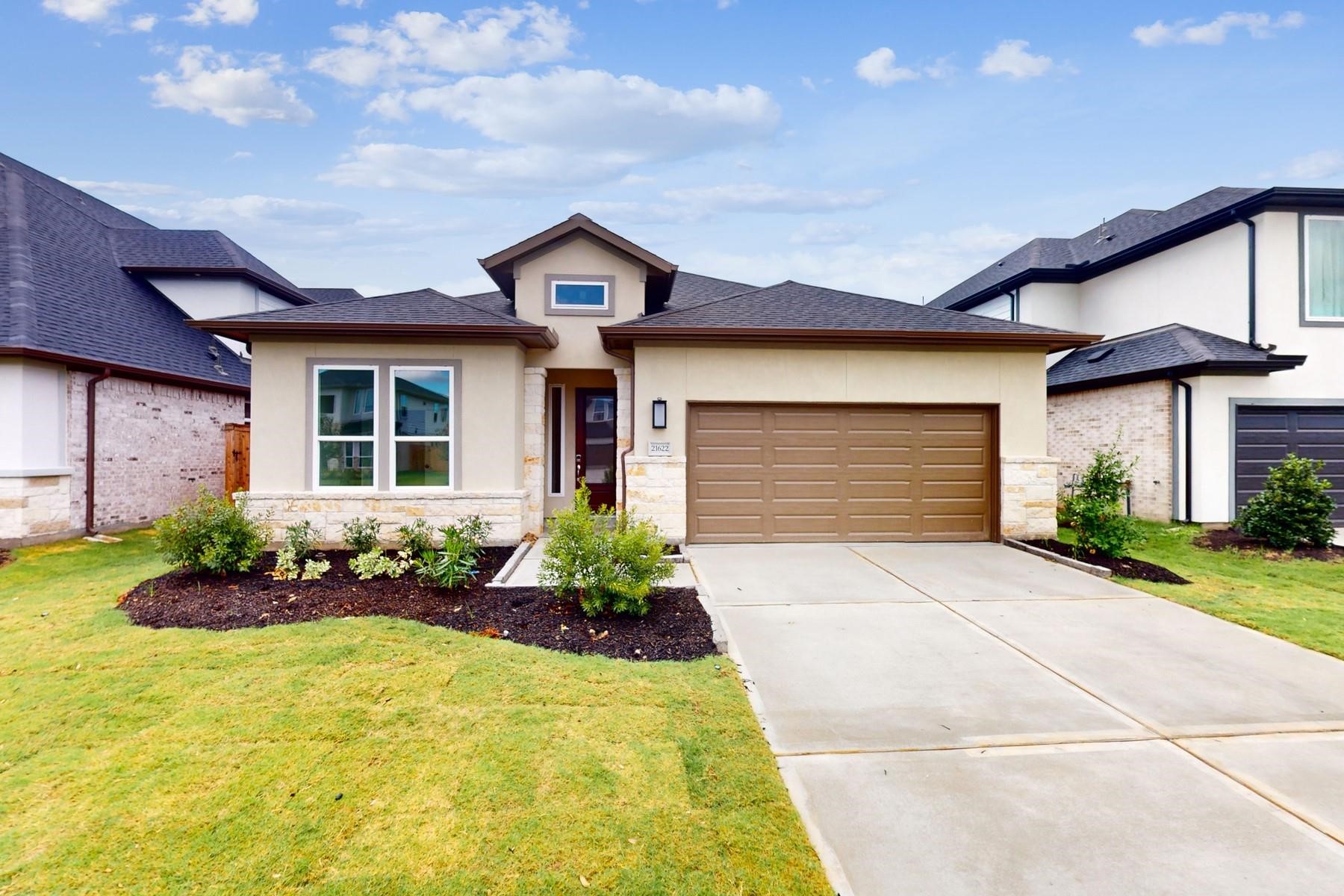 21622 Laggan Cliff Lane Property Photo 1