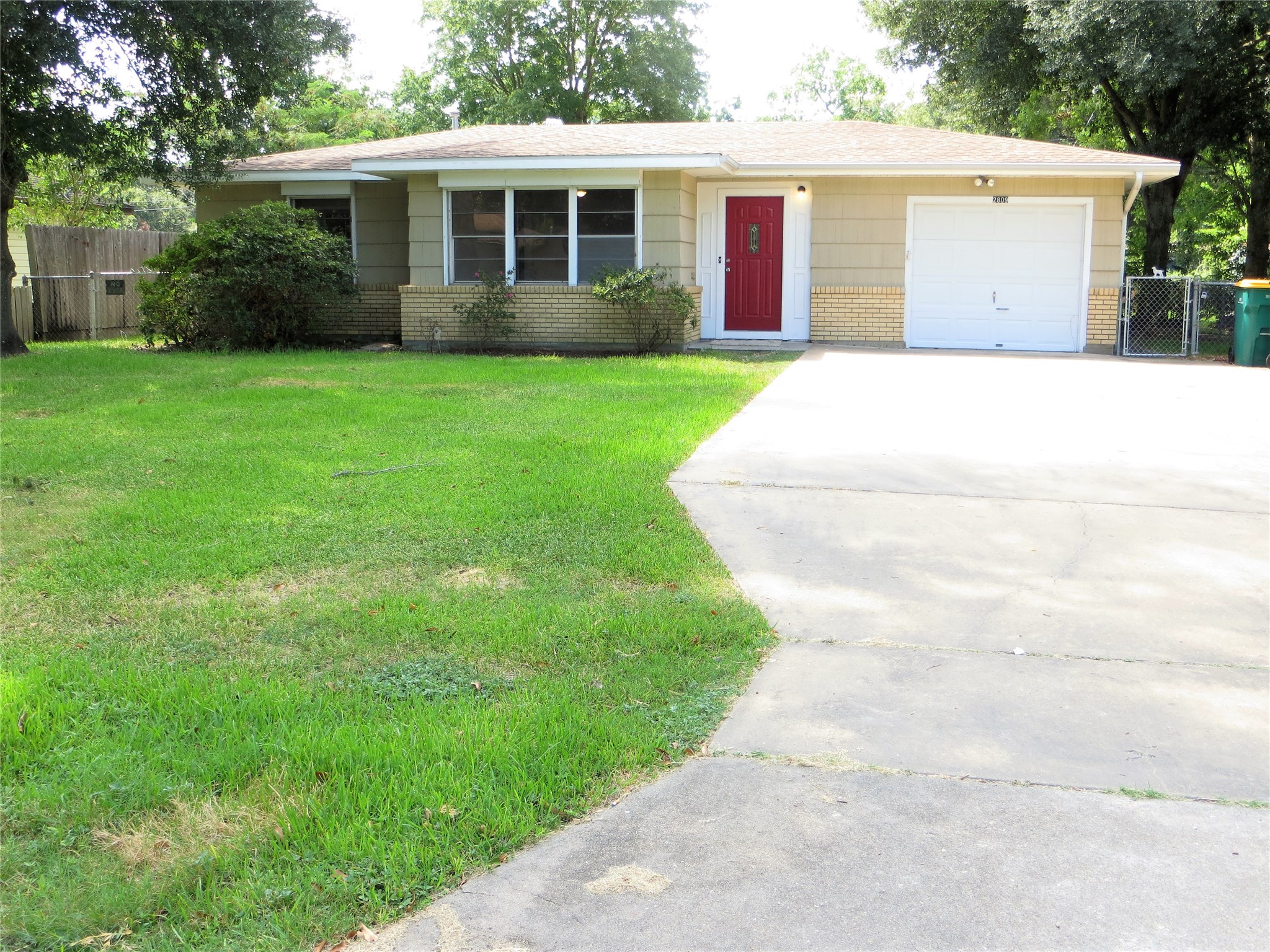 2809 Rosadele Street Property Photo 2