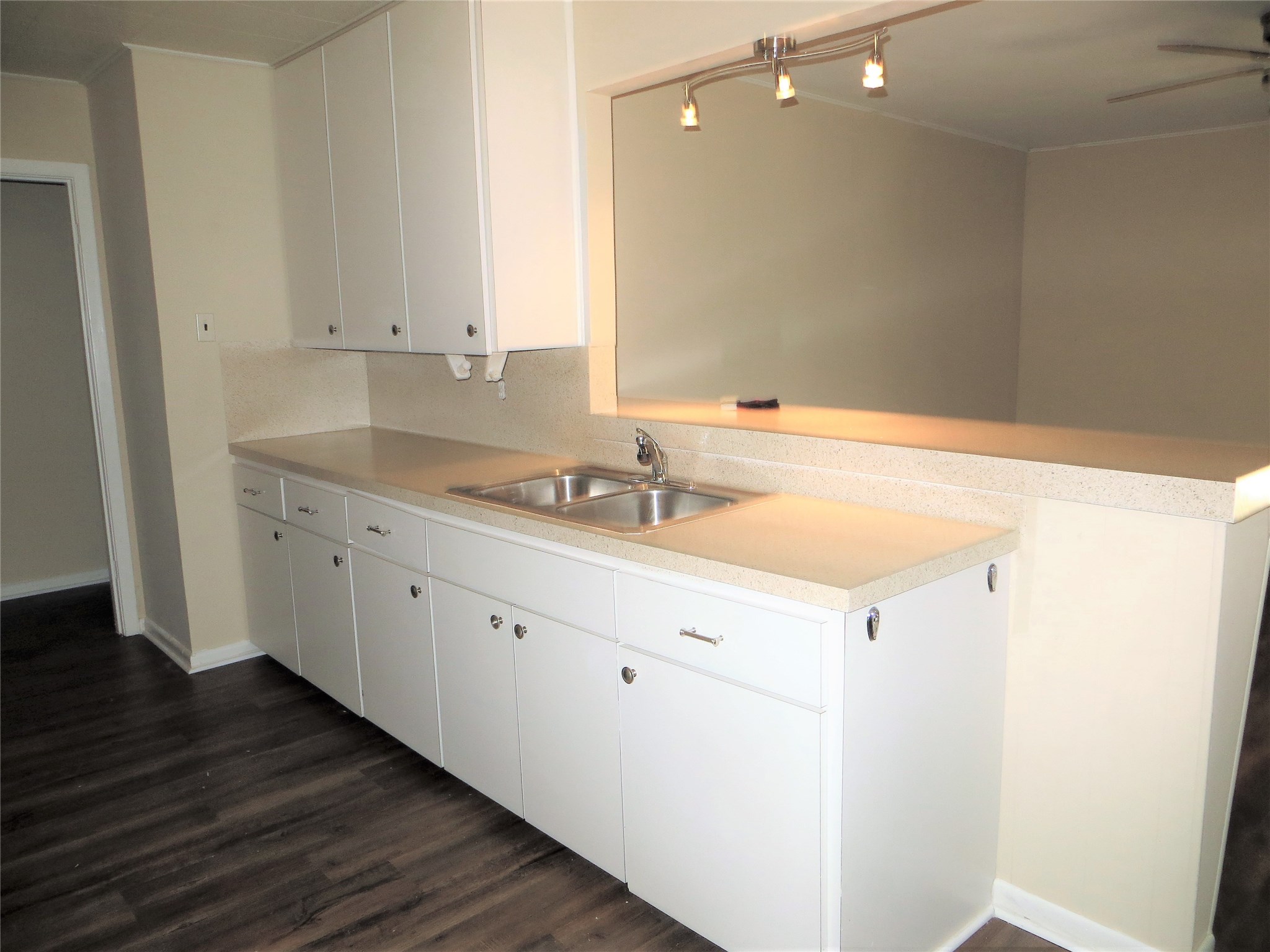 2809 Rosadele Street Property Photo 9