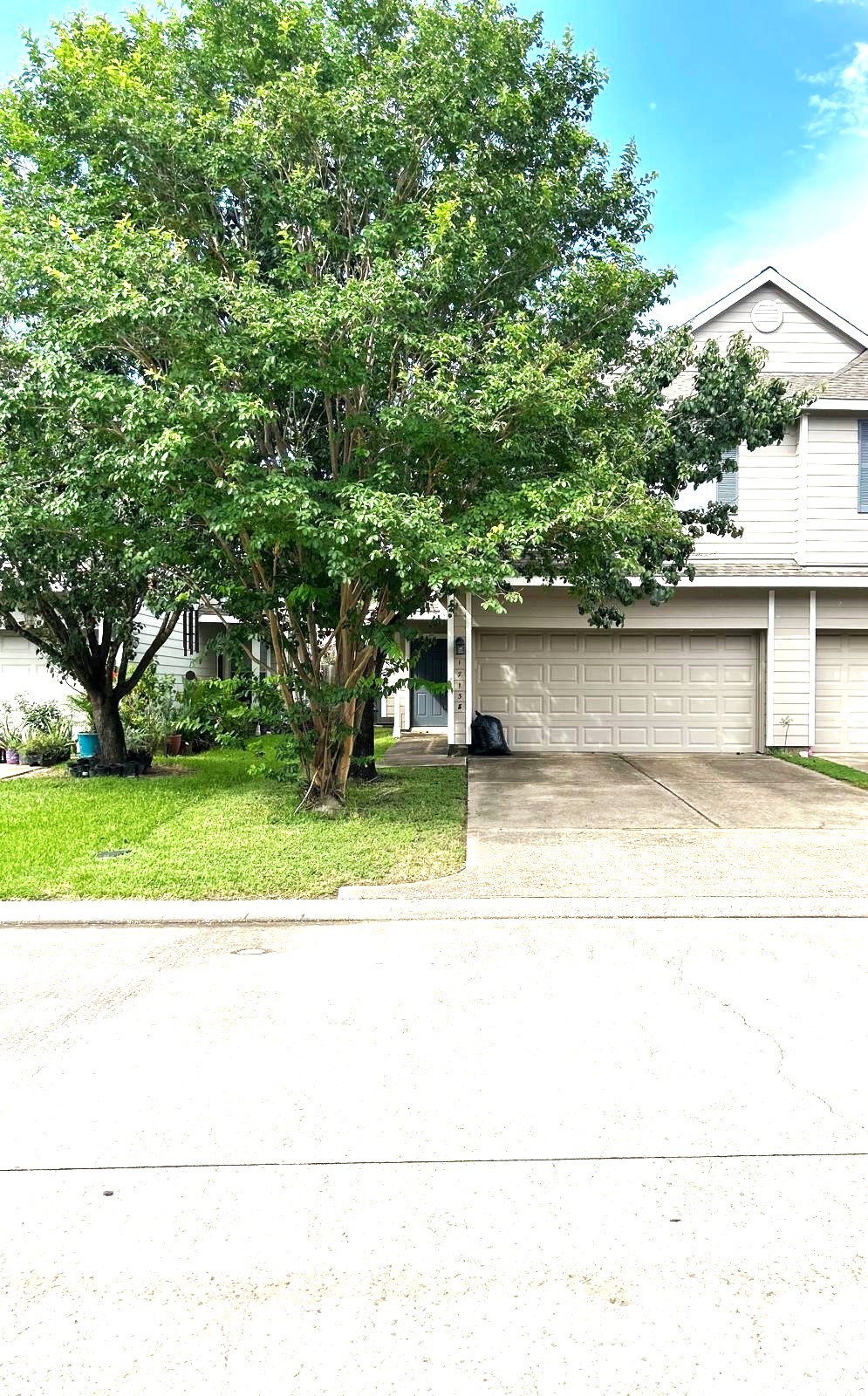 17138 Oakwood Chase Drive Property Photo 1