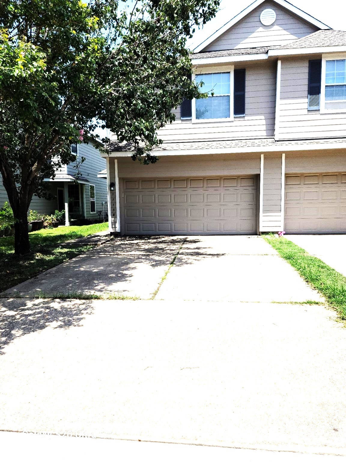 17138 Oakwood Chase Drive Property Photo 2
