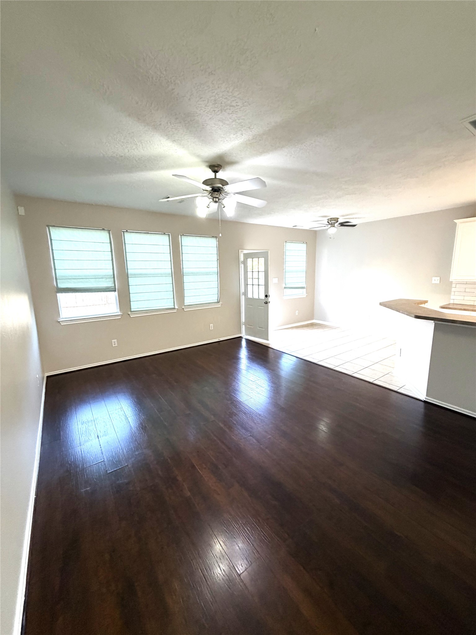 17138 Oakwood Chase Drive Property Photo 4
