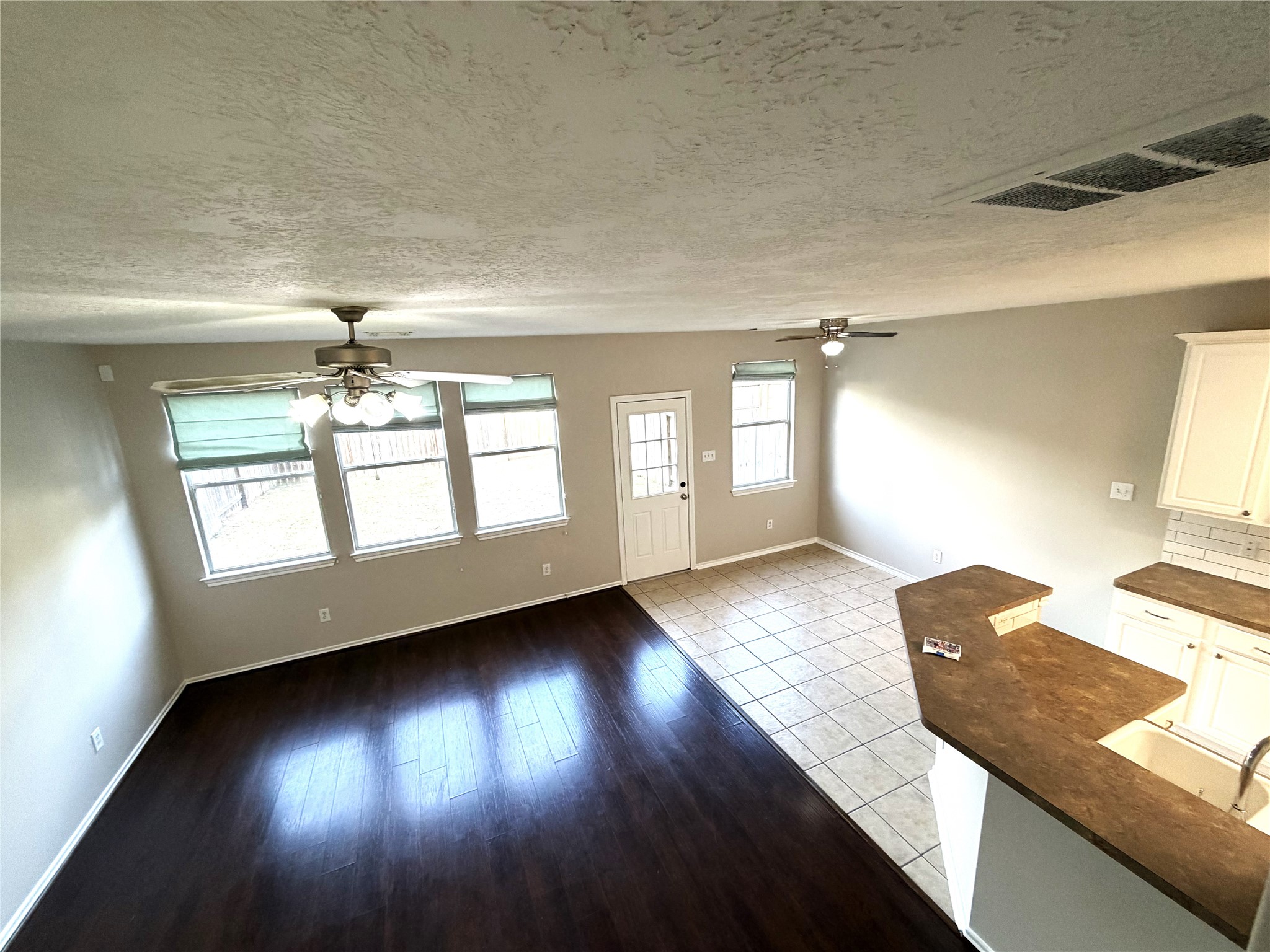 17138 Oakwood Chase Drive Property Photo 5