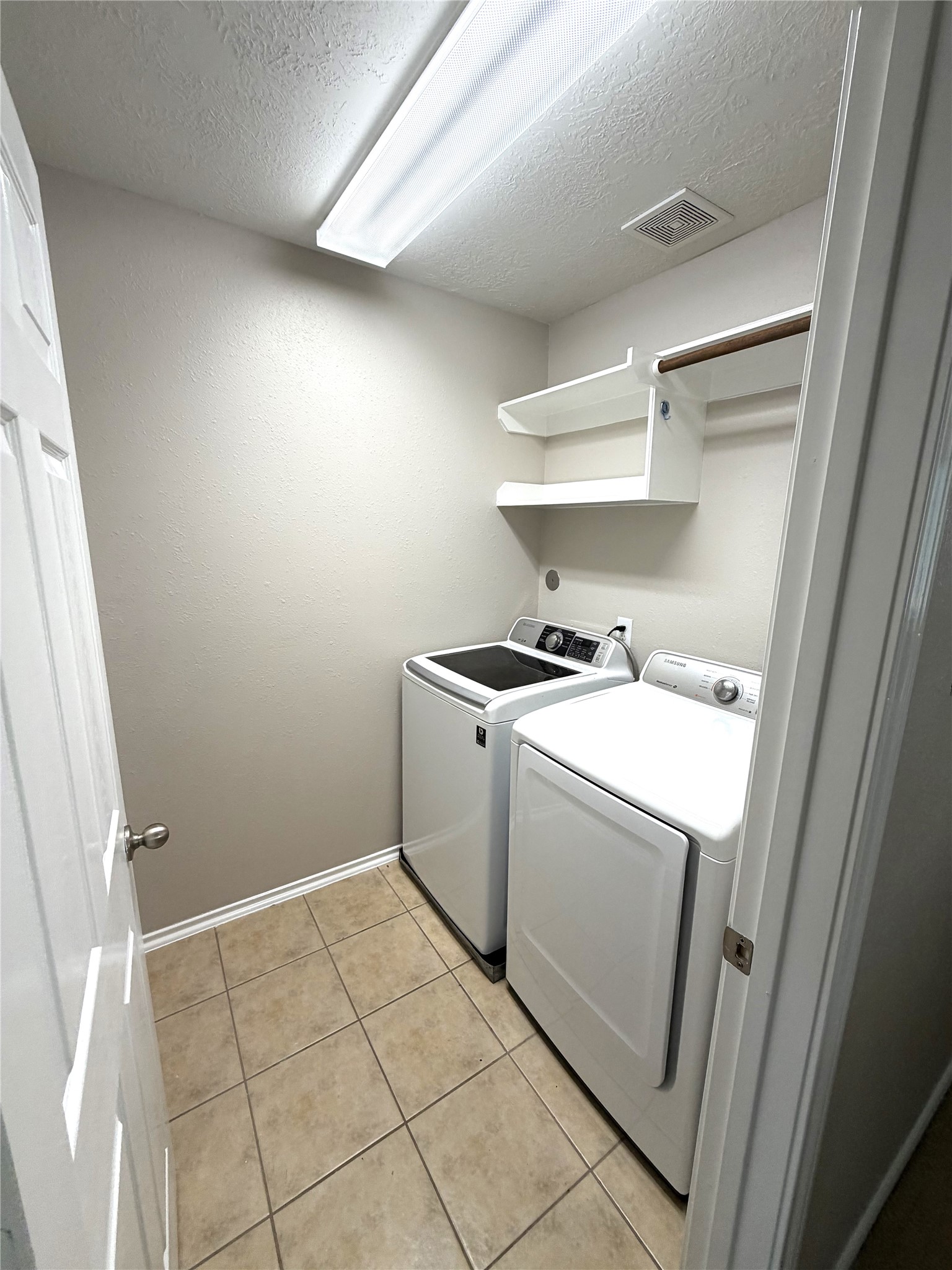 17138 Oakwood Chase Drive Property Photo 16