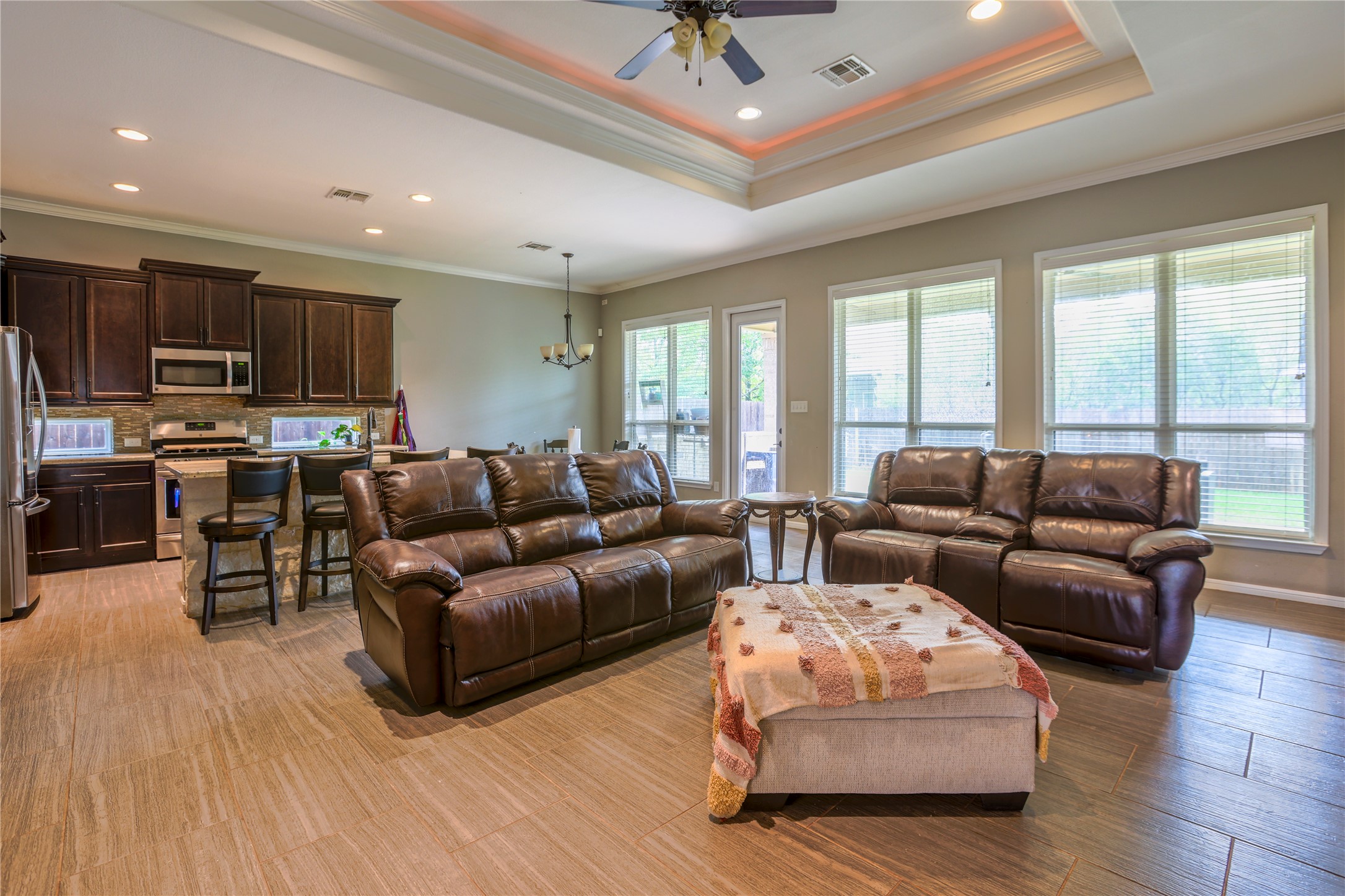 2505 Hailes Lane Property Photo 4