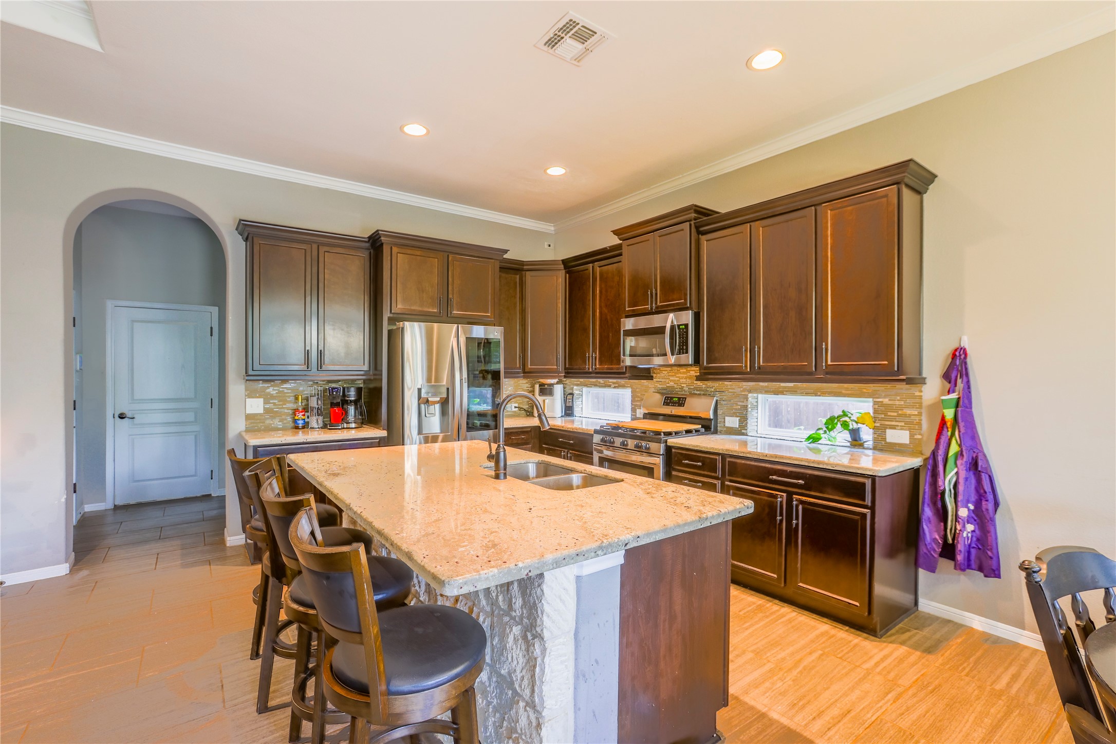 2505 Hailes Lane Property Photo 11
