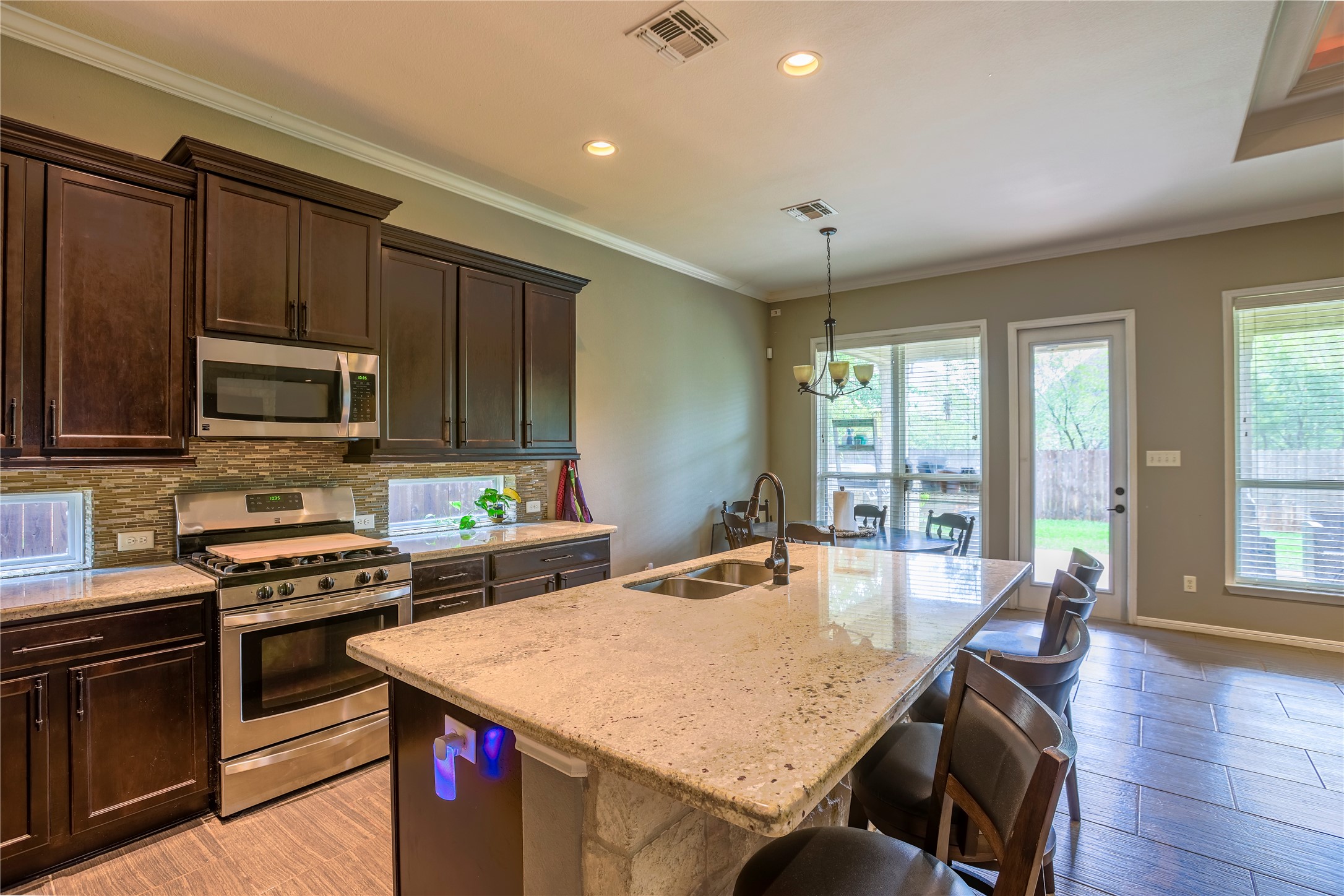 2505 Hailes Lane Property Photo 12