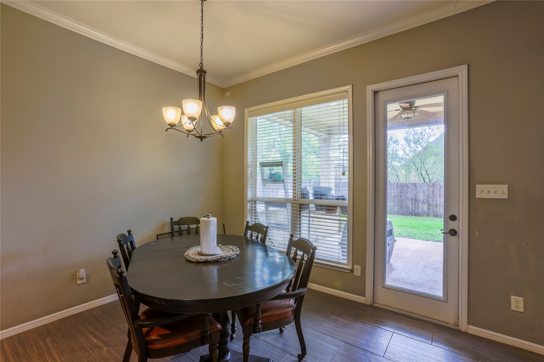 2505 Hailes Lane Property Photo 13