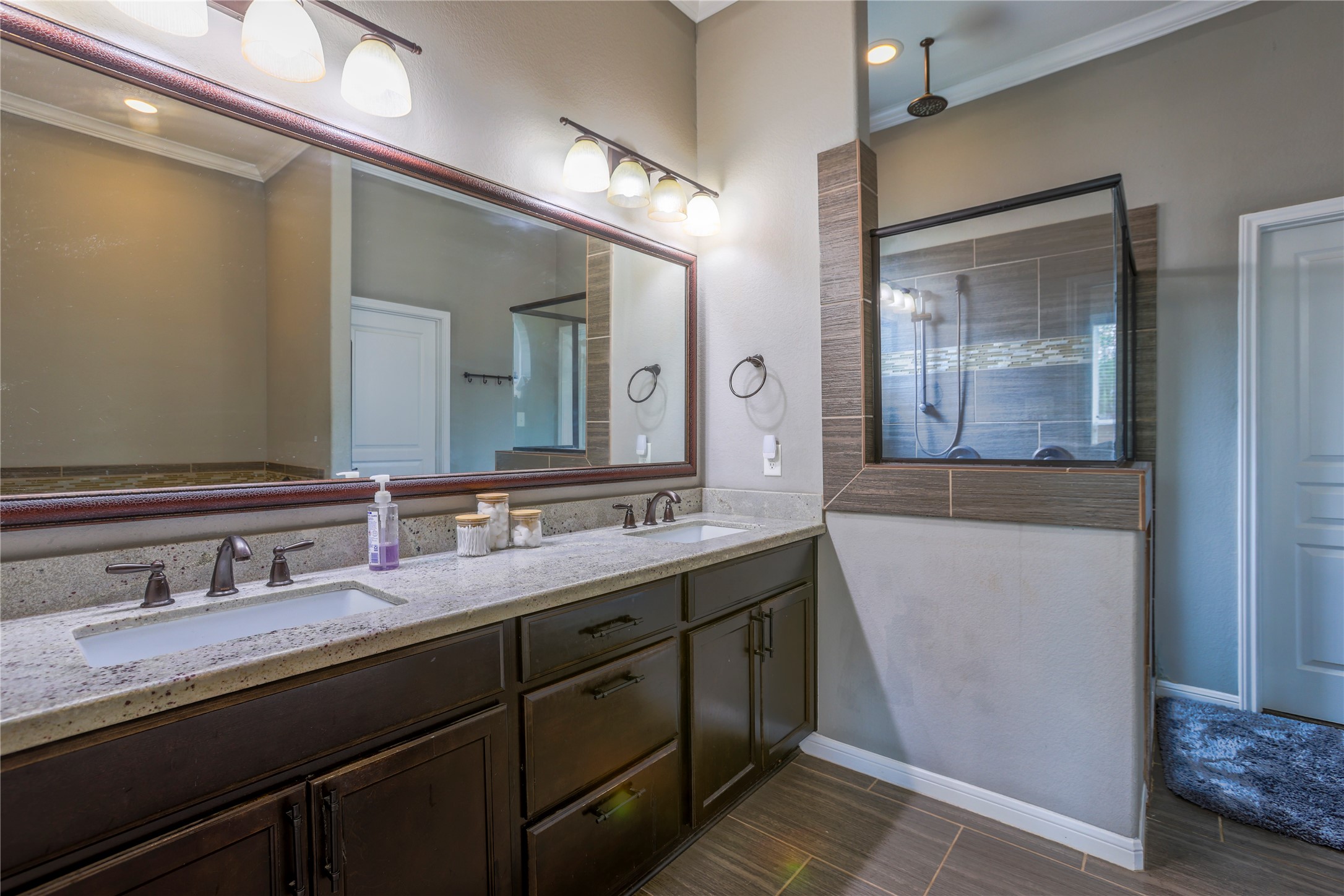 2505 Hailes Lane Property Photo 16
