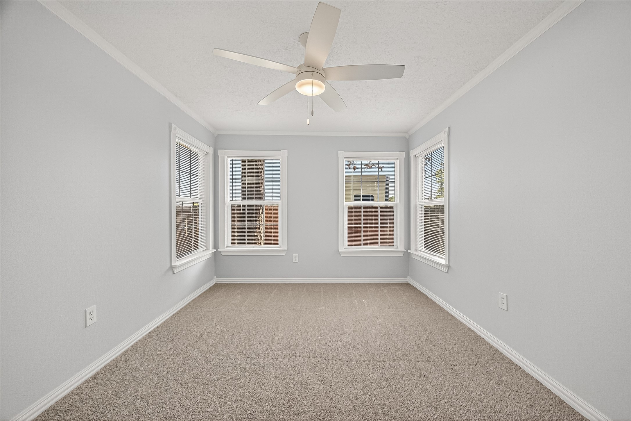 714 E Humble Street Property Photo 21