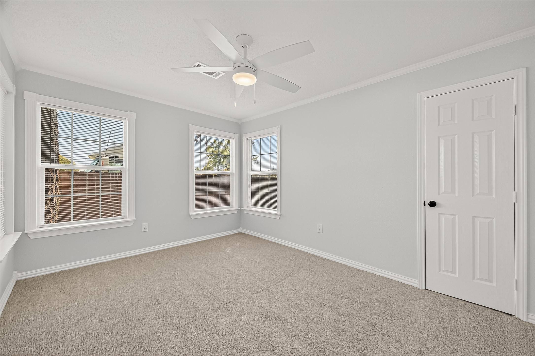 714 E Humble Street Property Photo 22