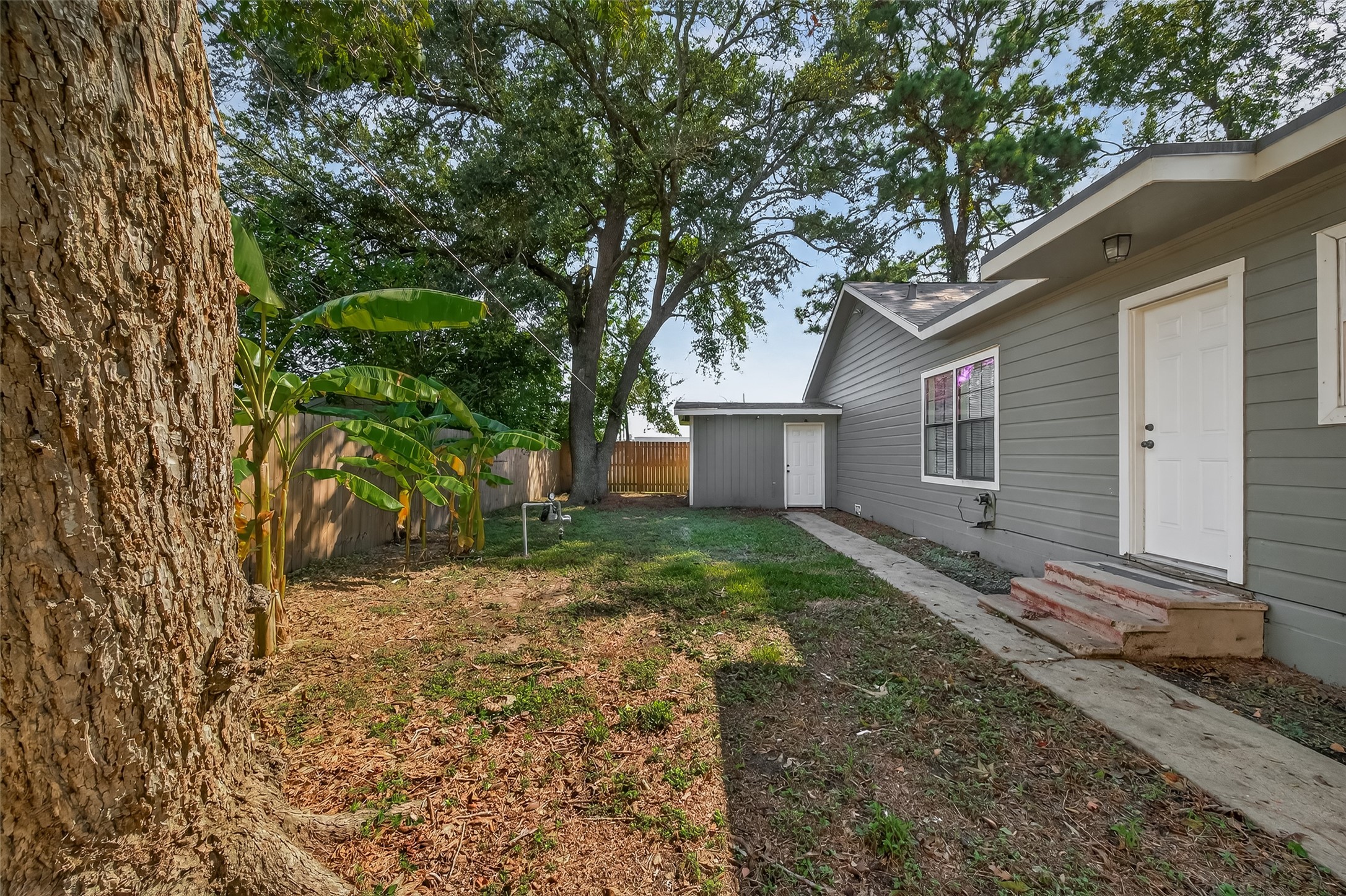 714 E Humble Street Property Photo 28