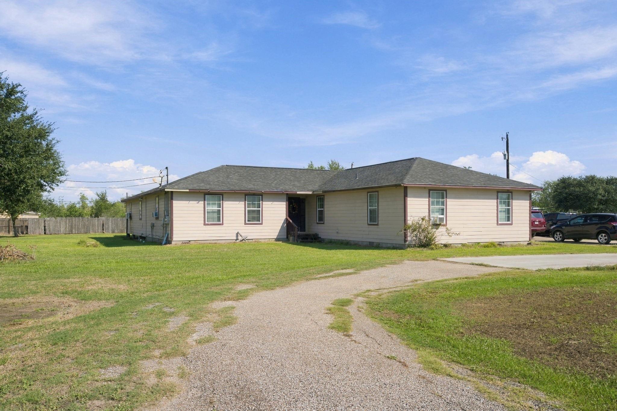 536 Agnes Street, El Campo Tx 77437 Property Photo 1