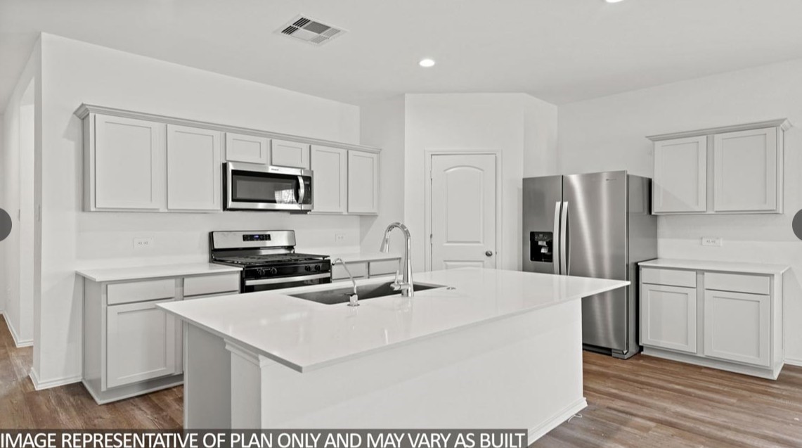 204 Golden Eagle Boulevard Property Photo 4