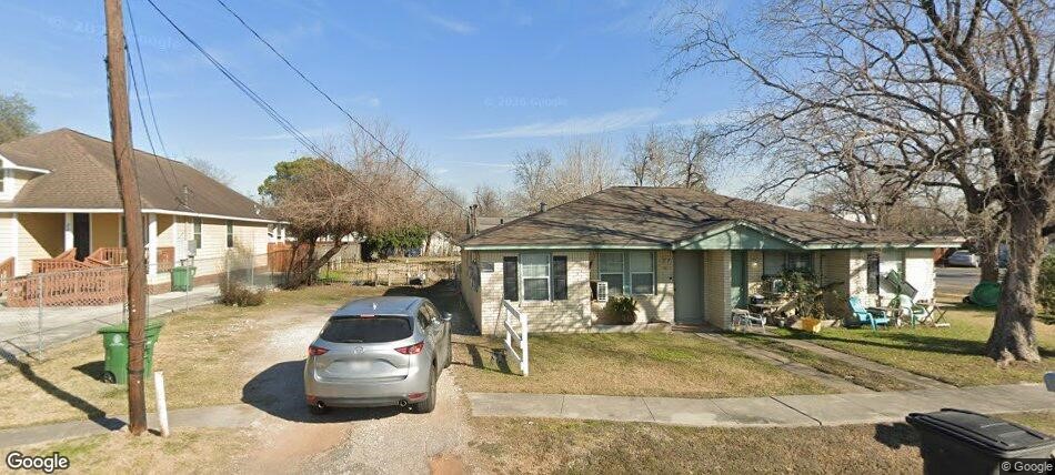 2027 Wellington Street Property Photo 3