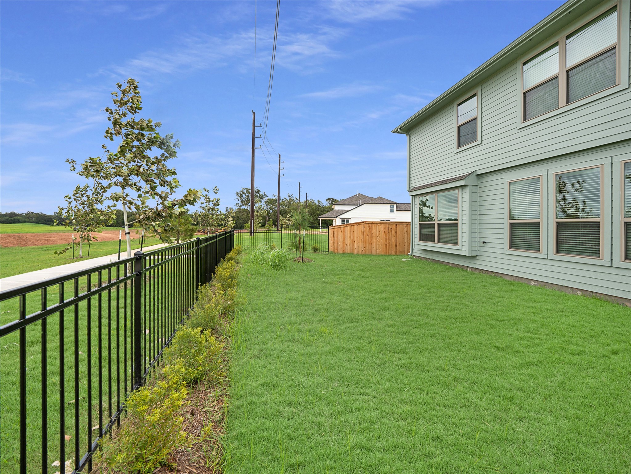 8231 Red Shinner Way Property Photo 5
