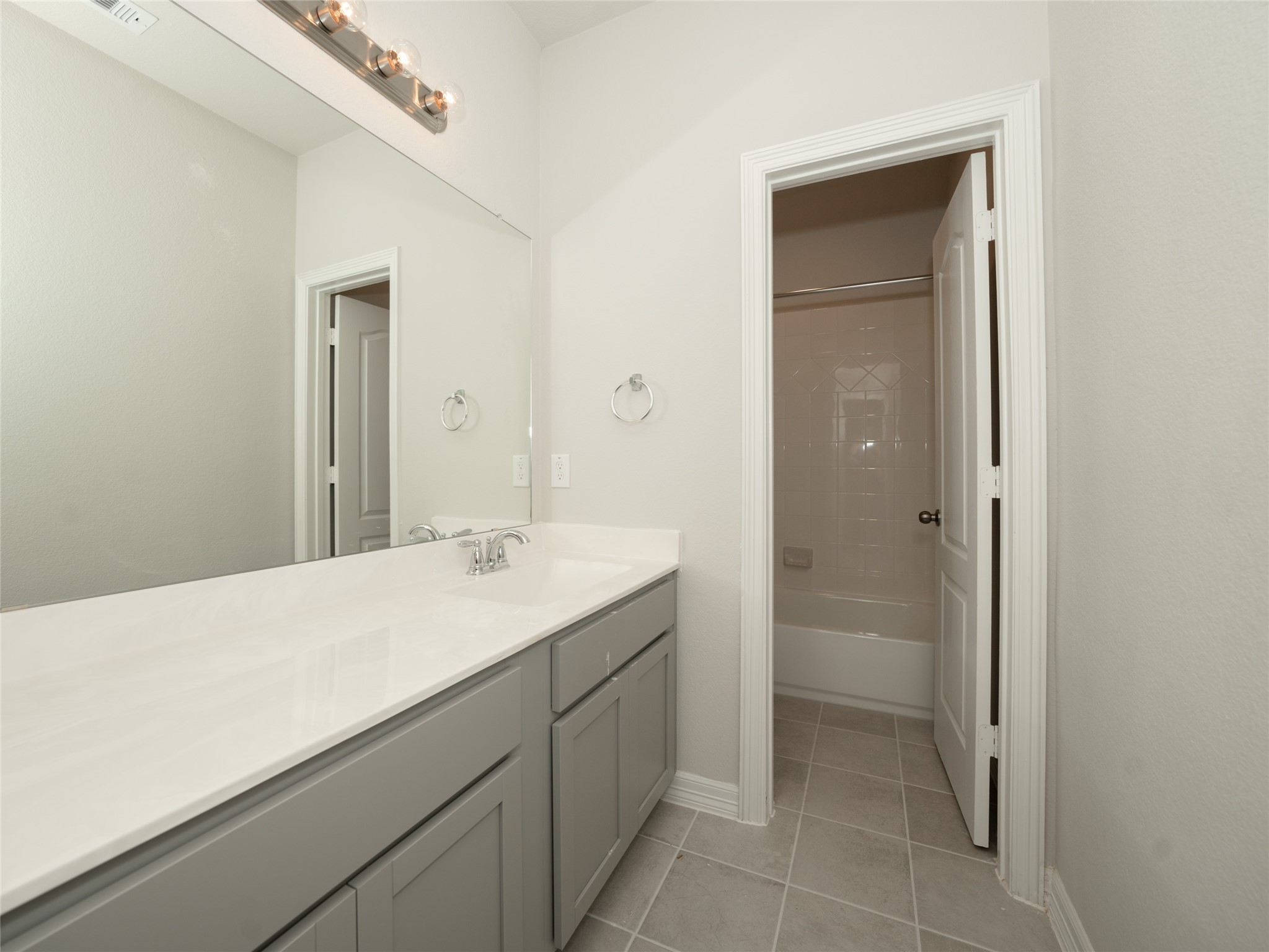 8231 Red Shinner Way Property Photo 14