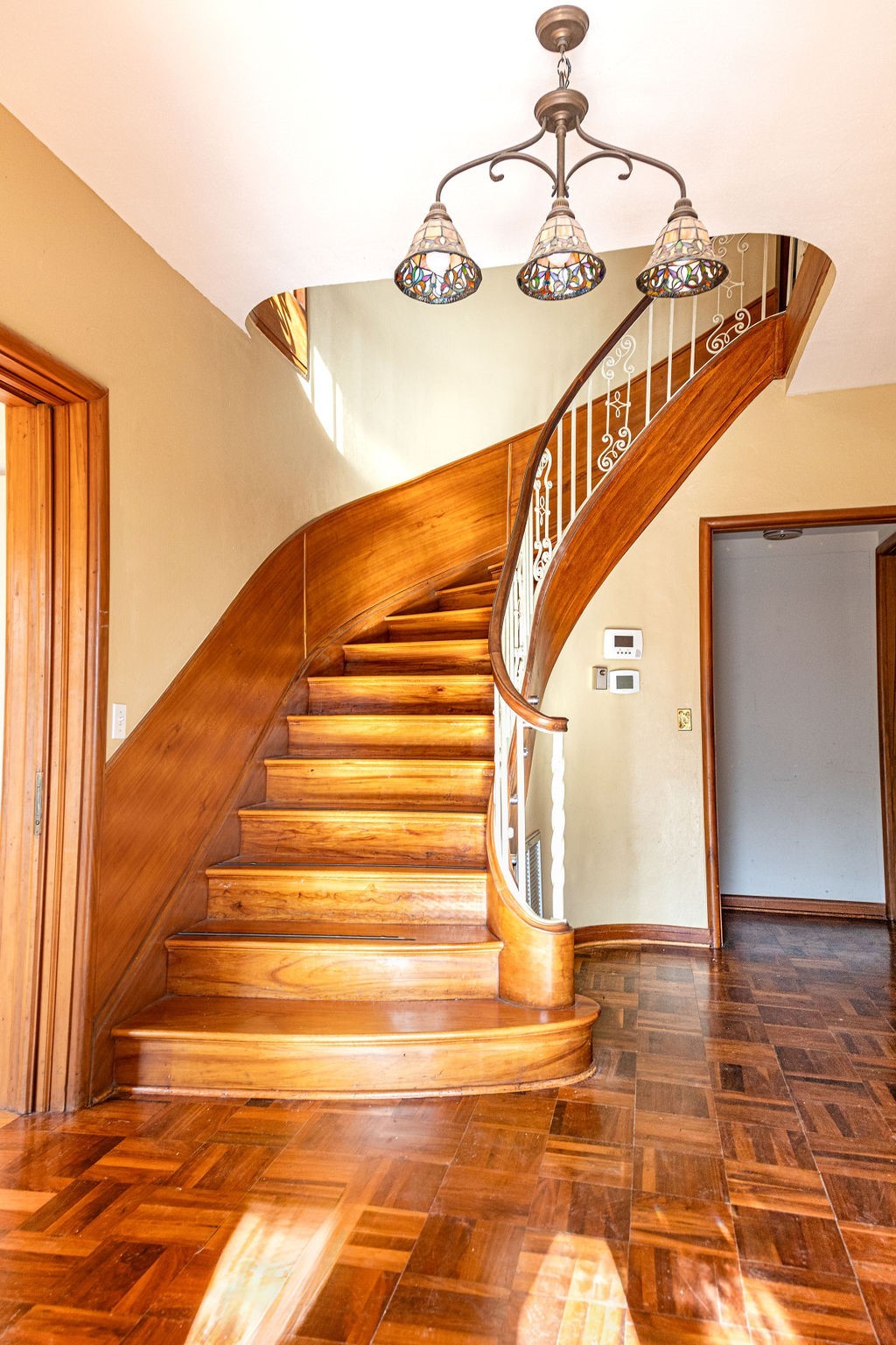 208 West Putnum Avenue Property Photo 6