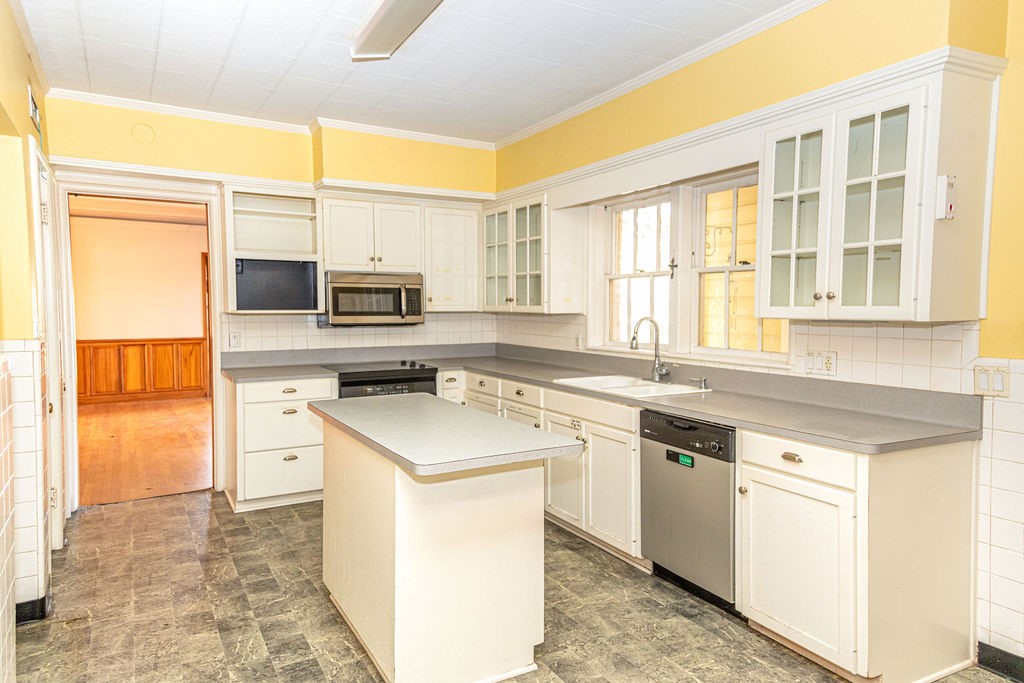 208 West Putnum Avenue Property Photo 8