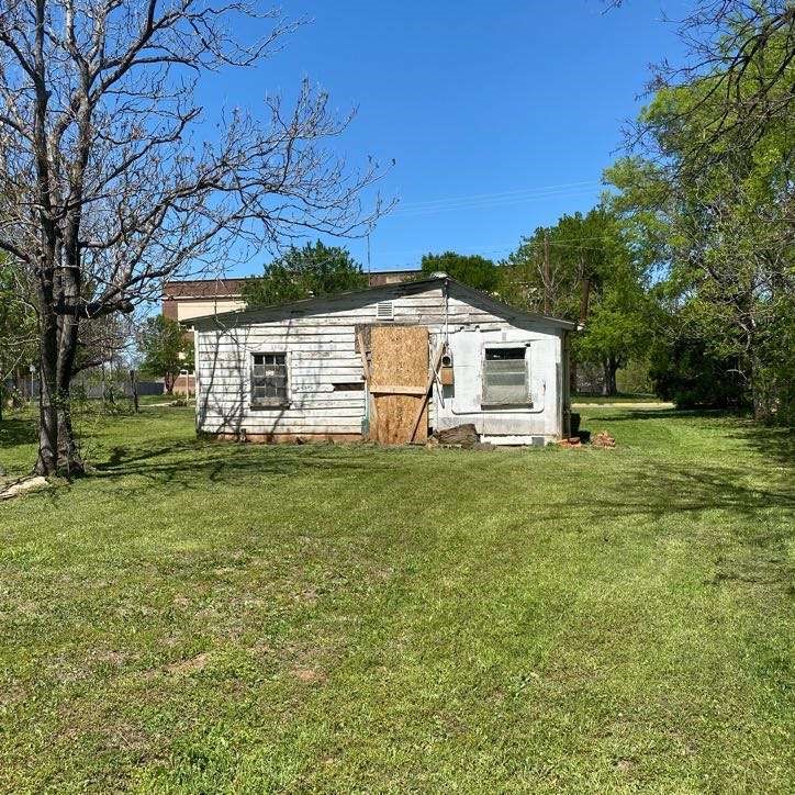 307 Jalonick Street Property Photo 4