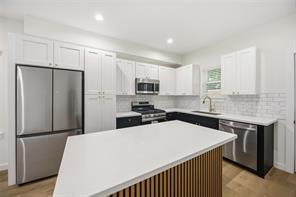 8412 Darien St Unit B Property Photo 3