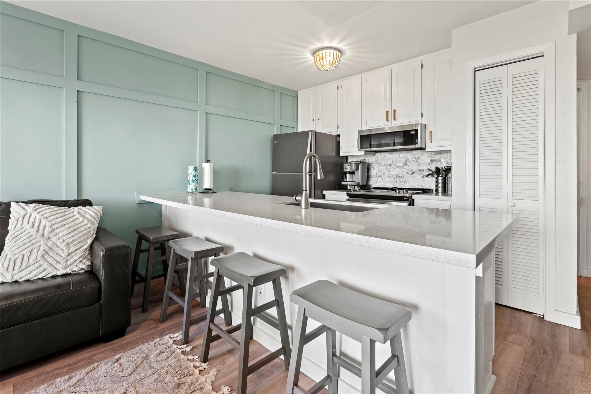 9520 Seawall Boulevard 315 Property Photo 6
