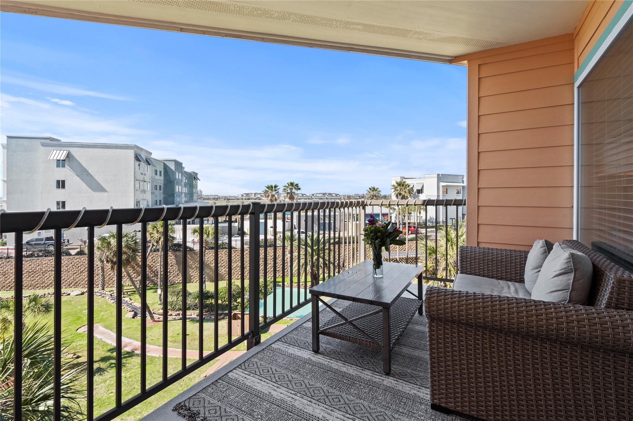 9520 Seawall Boulevard 315 Property Photo 11