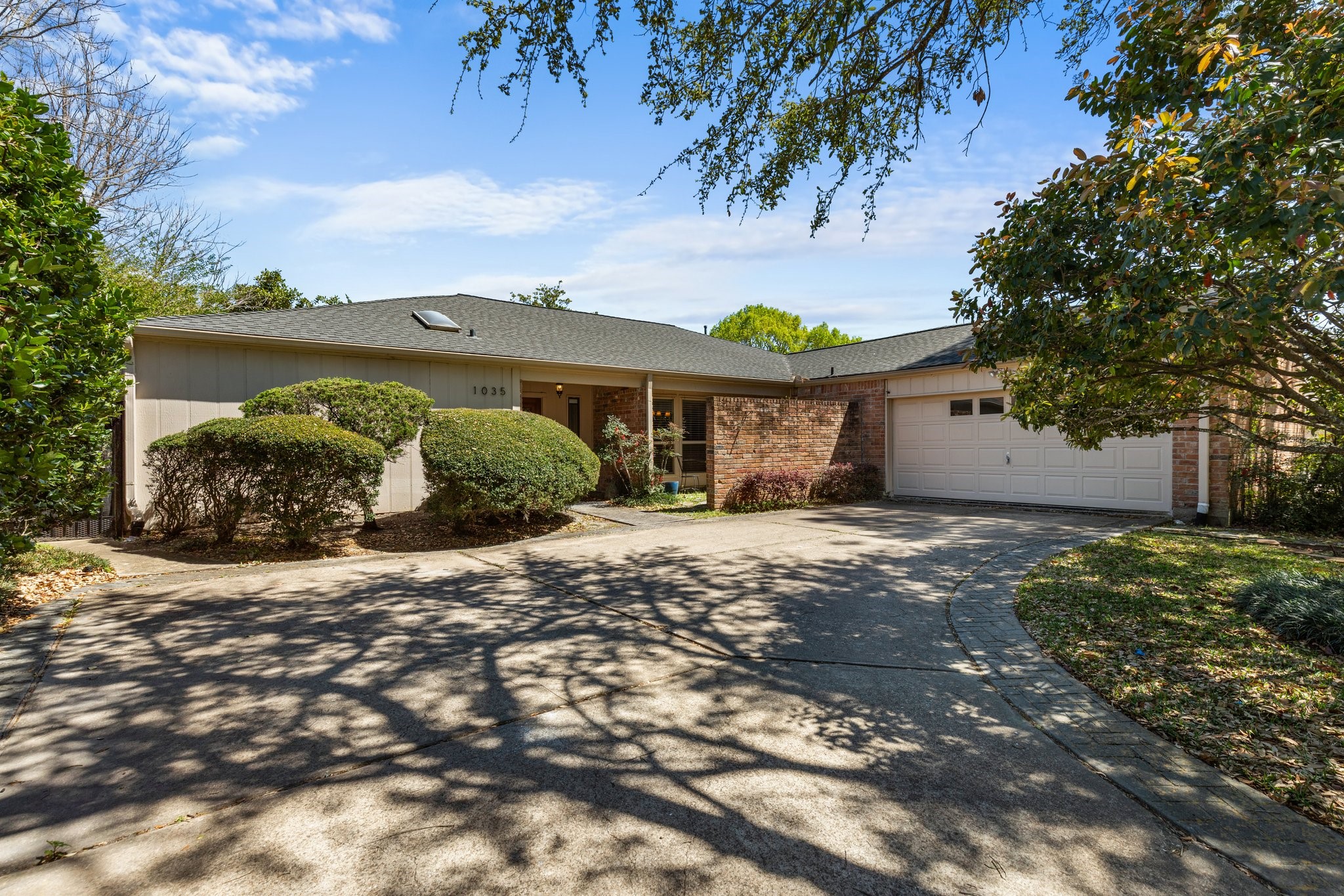 1035 Honey Hill Drive Property Photo