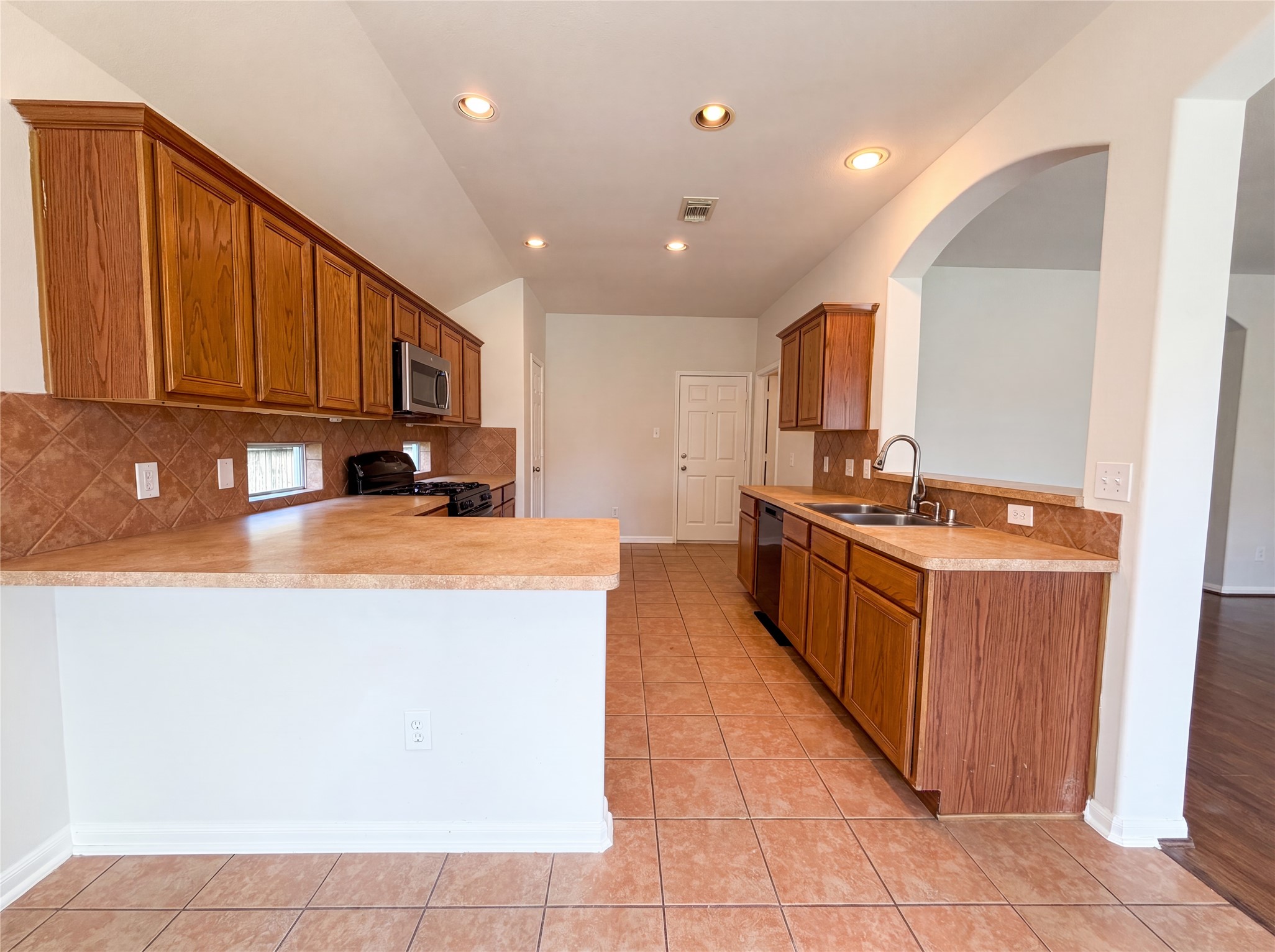 6843 Tammany Manor Lane Property Photo 2