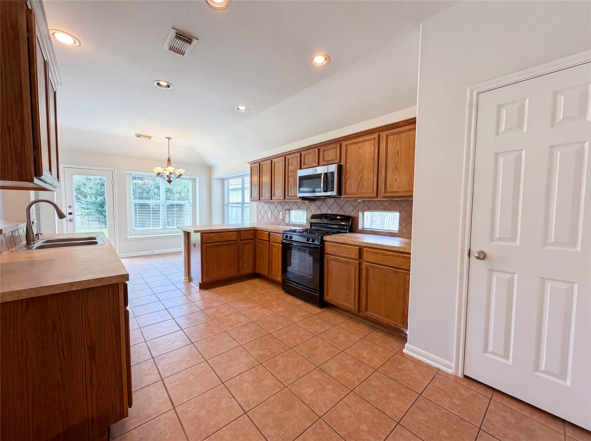 6843 Tammany Manor Lane Property Photo 10