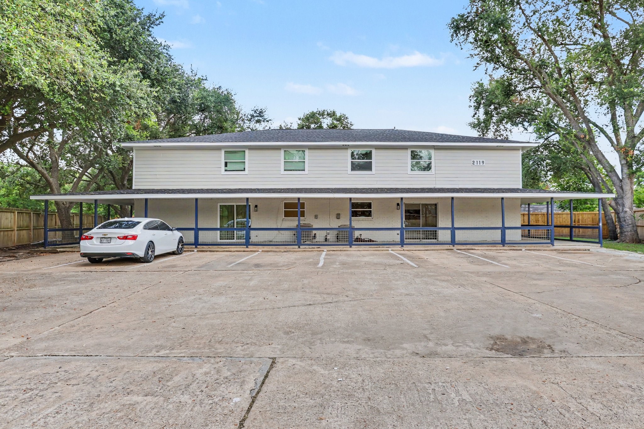 2119 Barr Street C Property Photo 1