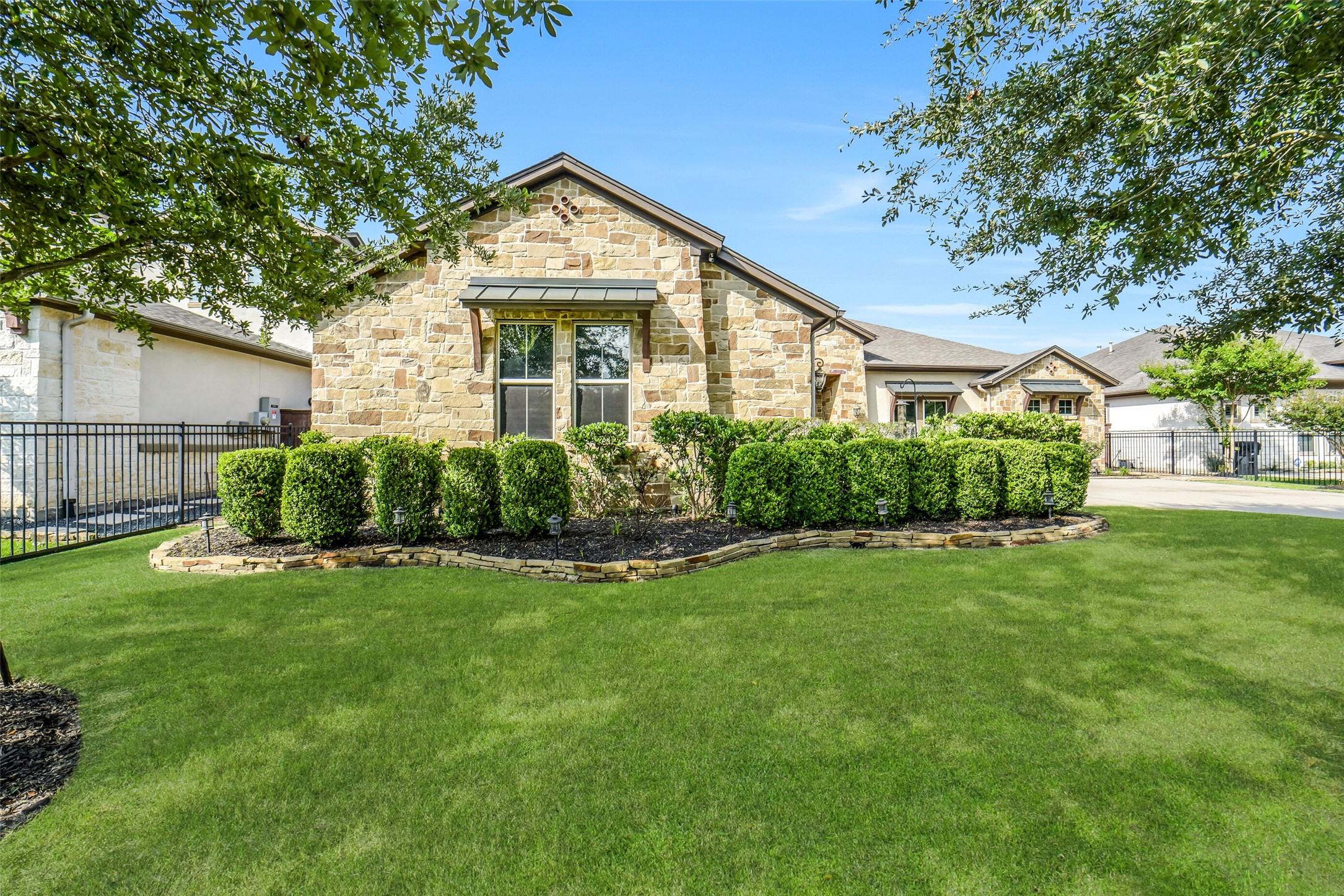 2721 Saddlehorn Trail Property Photo 4