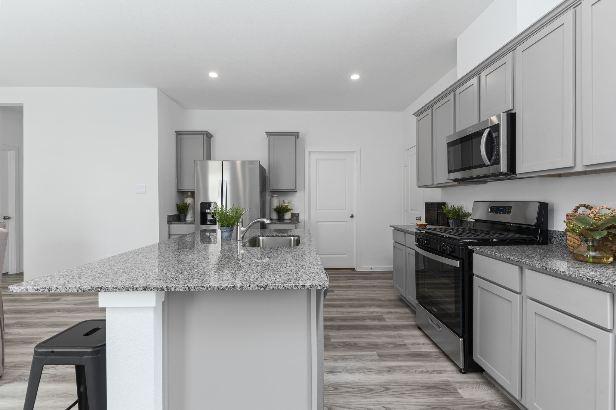 6838 Spur Creek Drive Property Photo 8
