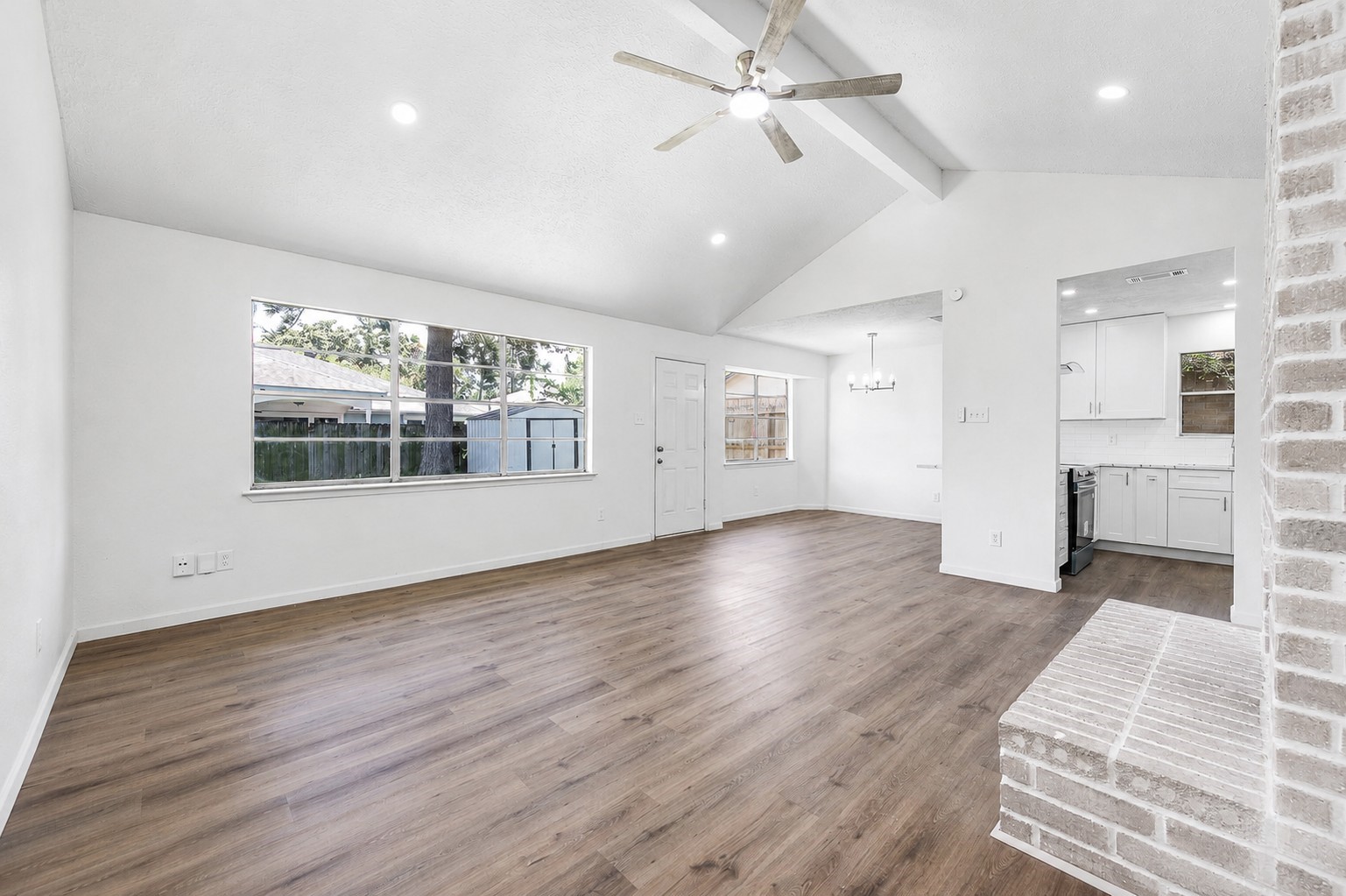 6526 Lynngate Drive Property Photo 4